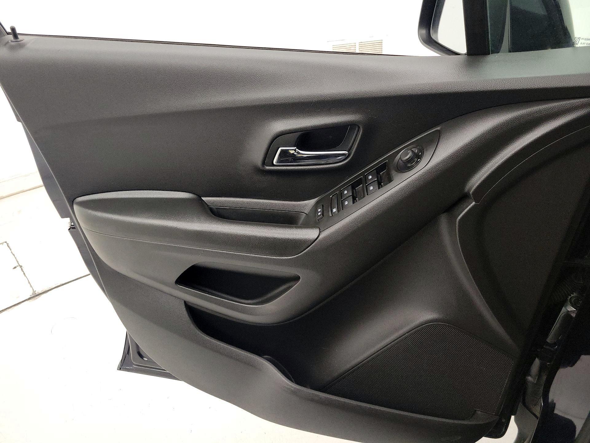 Thumbnail: 2021 Chevrolet Trax - 12