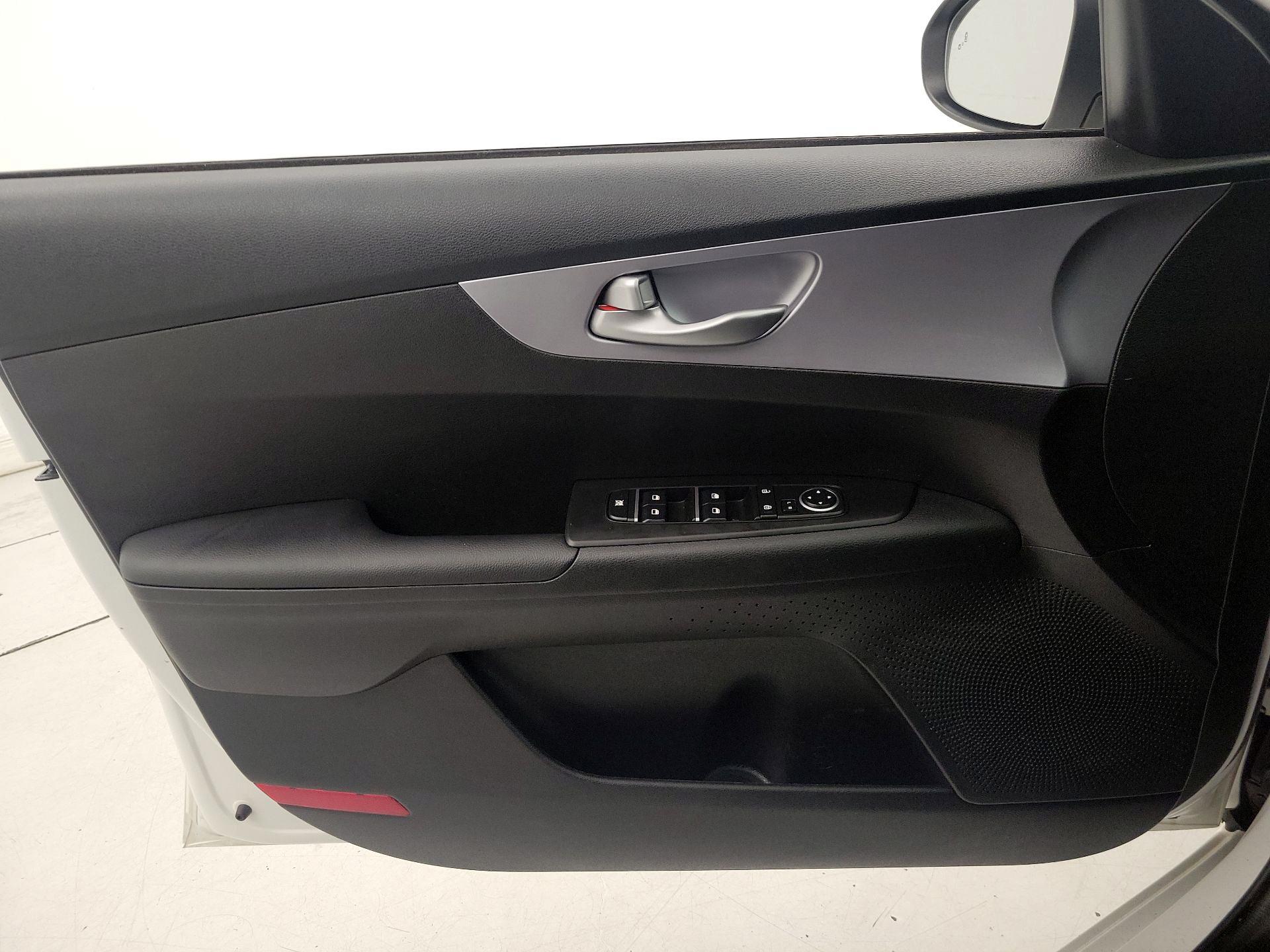 Thumbnail: 2024 Kia Forte - 12
