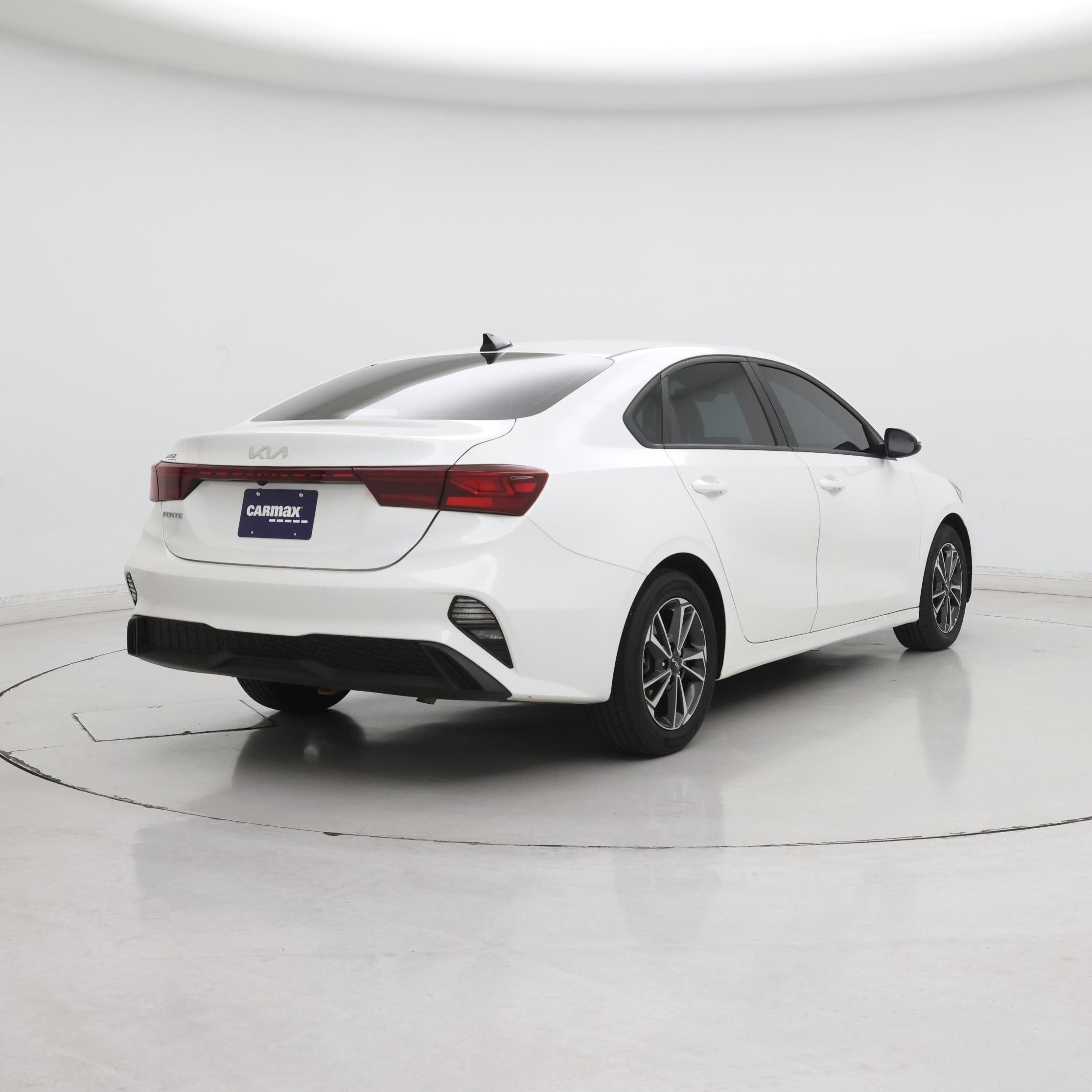 Thumbnail: 2024 Kia Forte - 8