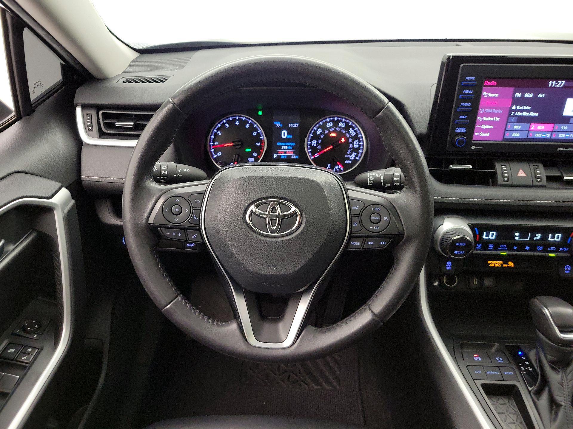 Thumbnail: 2021 Toyota RAV4 - 10