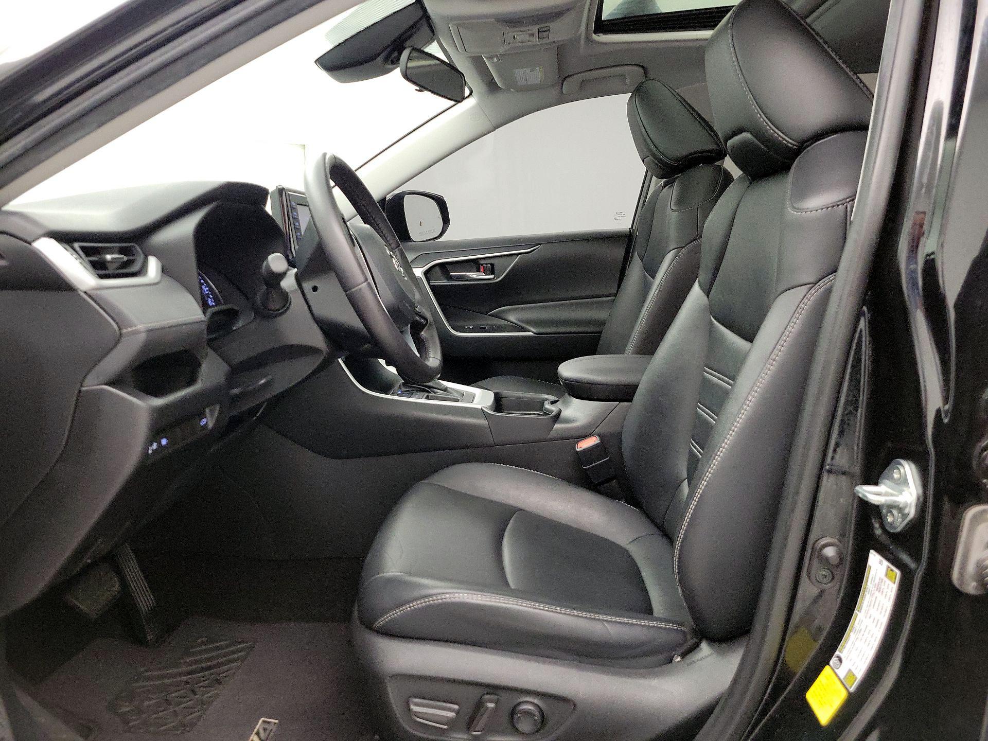 Thumbnail: 2021 Toyota RAV4 - 11