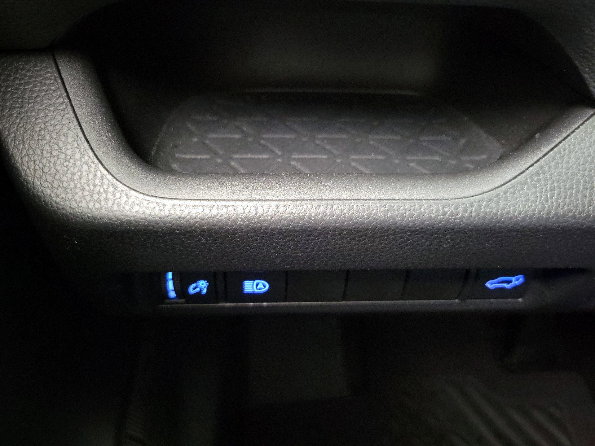 Thumbnail: 2021 Toyota RAV4 - 13