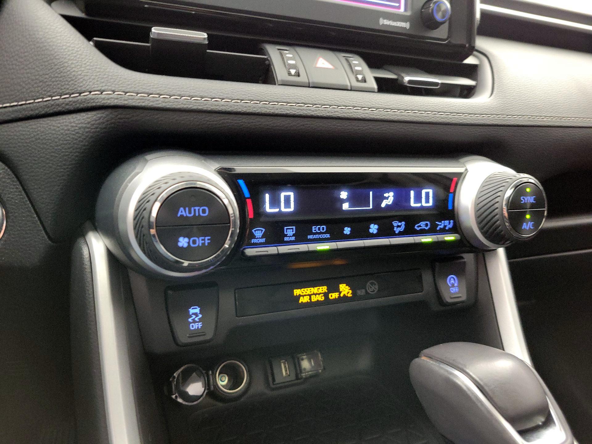 Thumbnail: 2021 Toyota RAV4 - 16