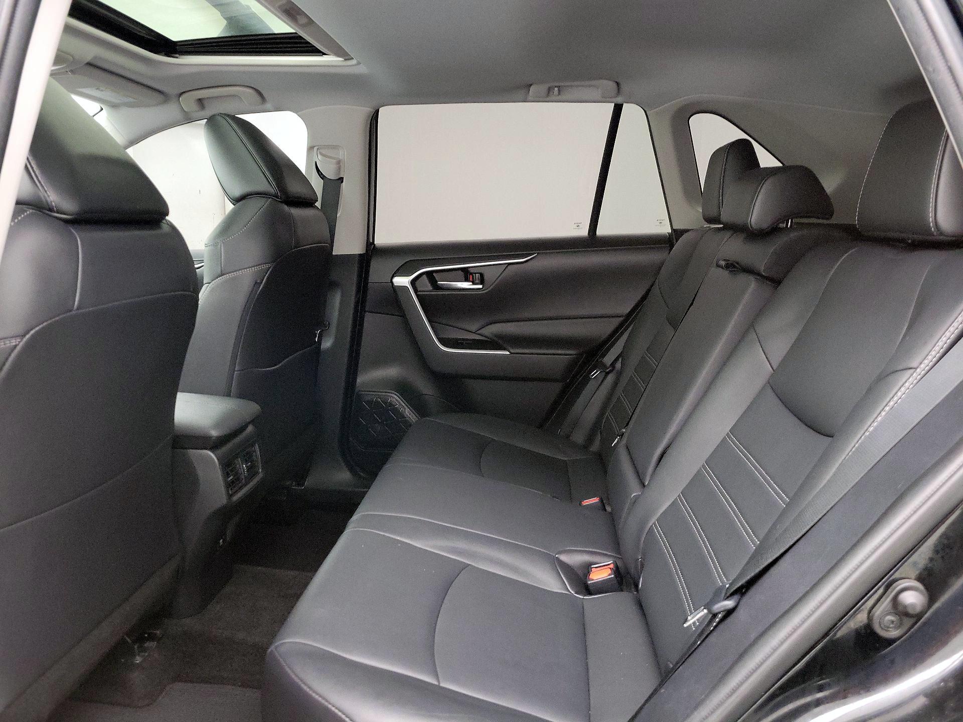 Thumbnail: 2021 Toyota RAV4 - 20