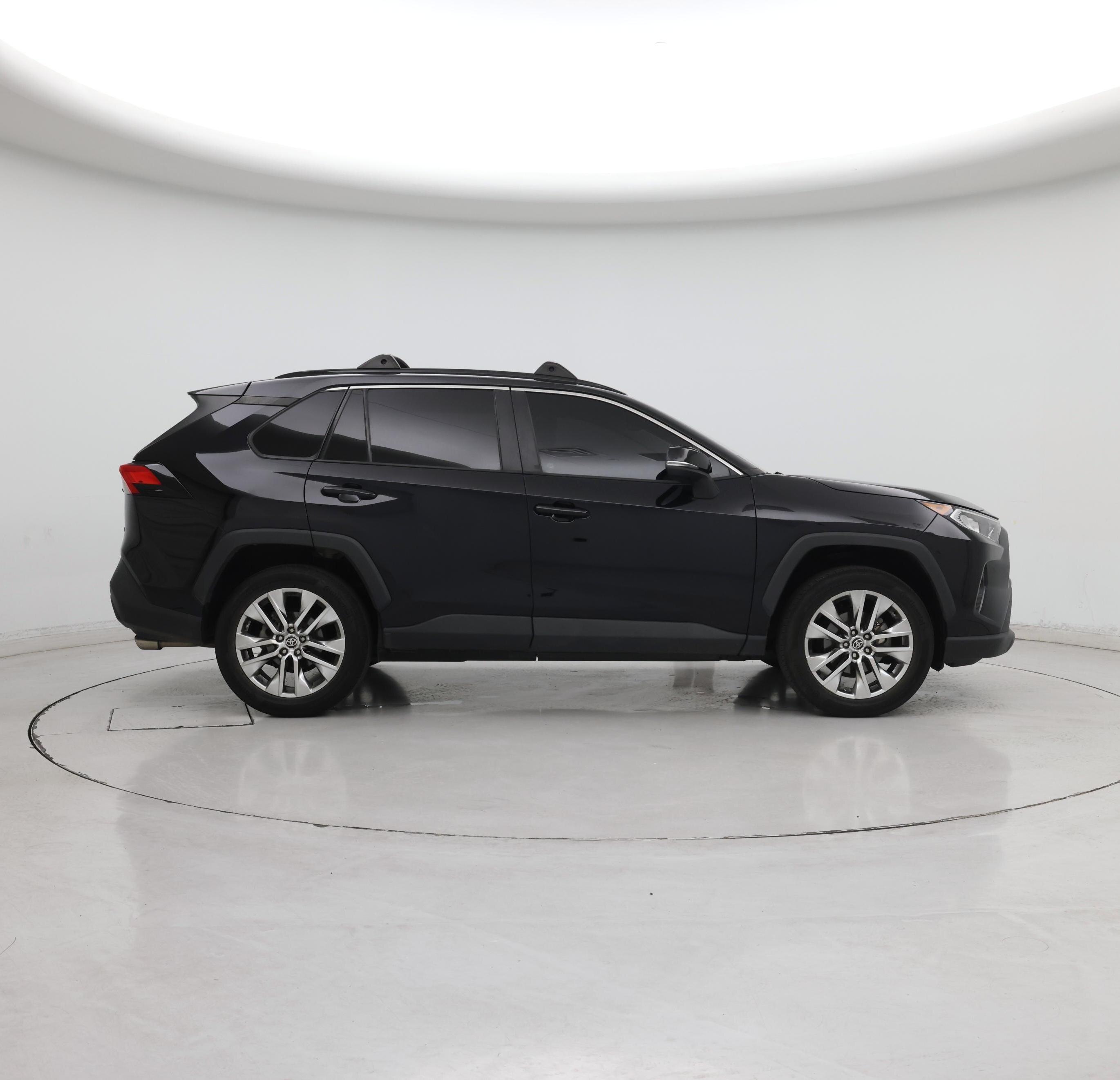 Thumbnail: 2021 Toyota RAV4 - 7