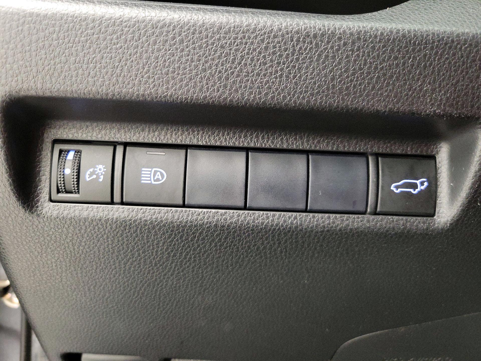 Thumbnail: 2019 Toyota RAV4 - 13