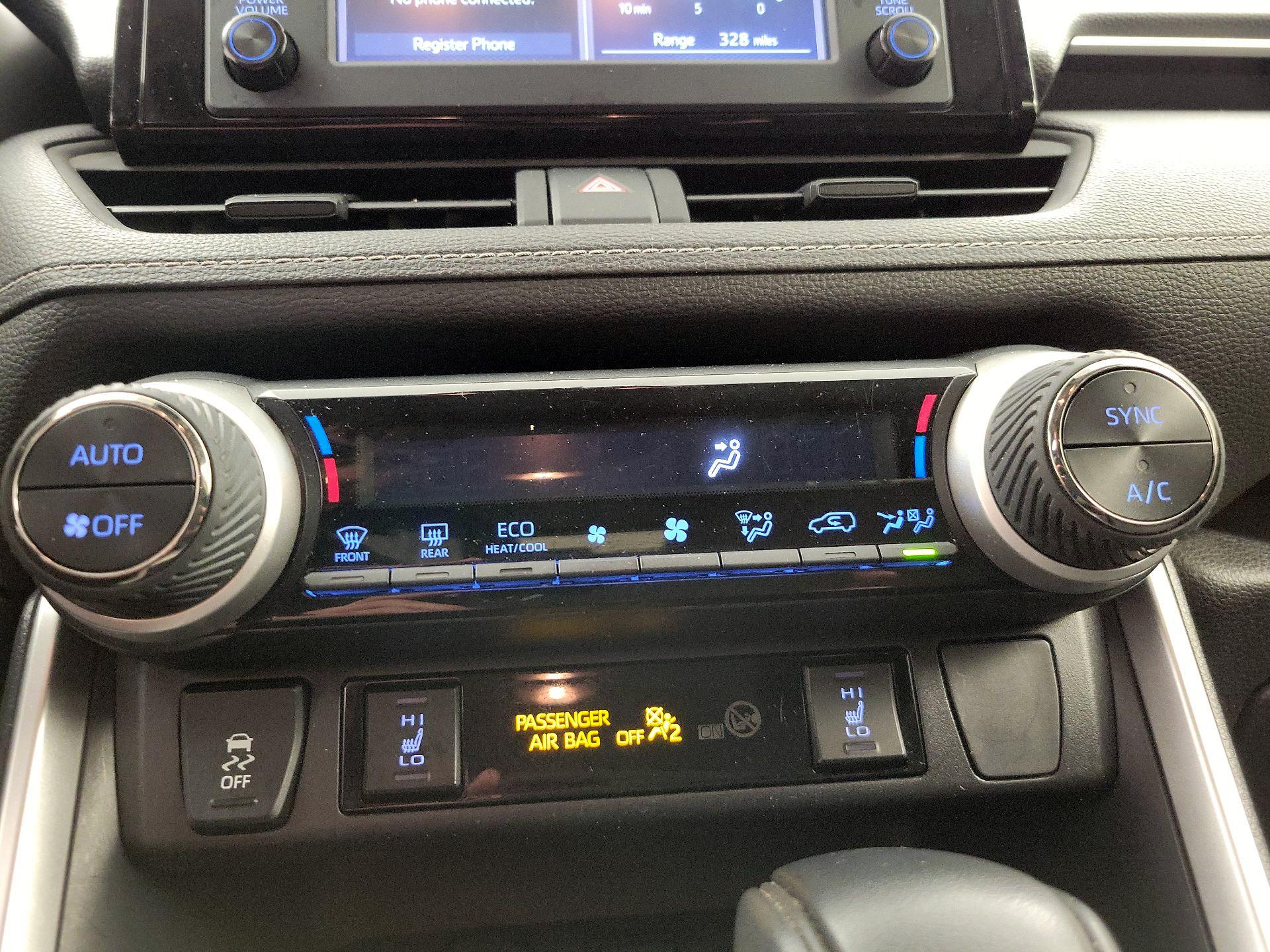 Thumbnail: 2019 Toyota RAV4 - 16