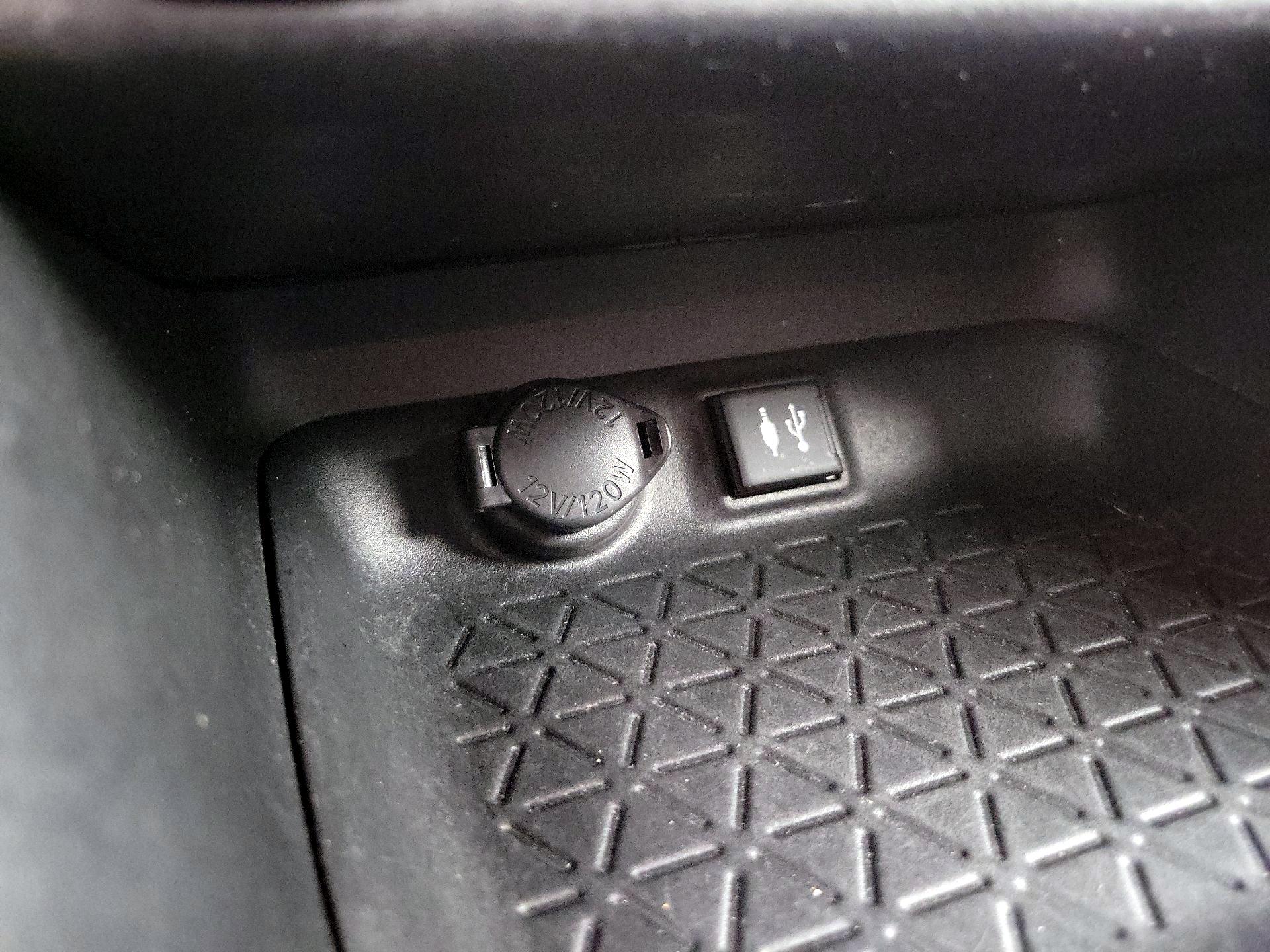Thumbnail: 2019 Toyota RAV4 - 18