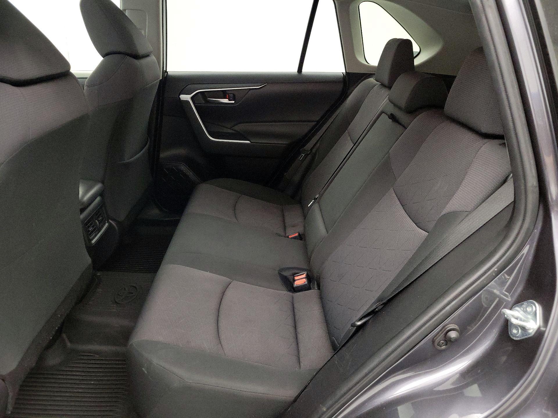 Thumbnail: 2019 Toyota RAV4 - 20