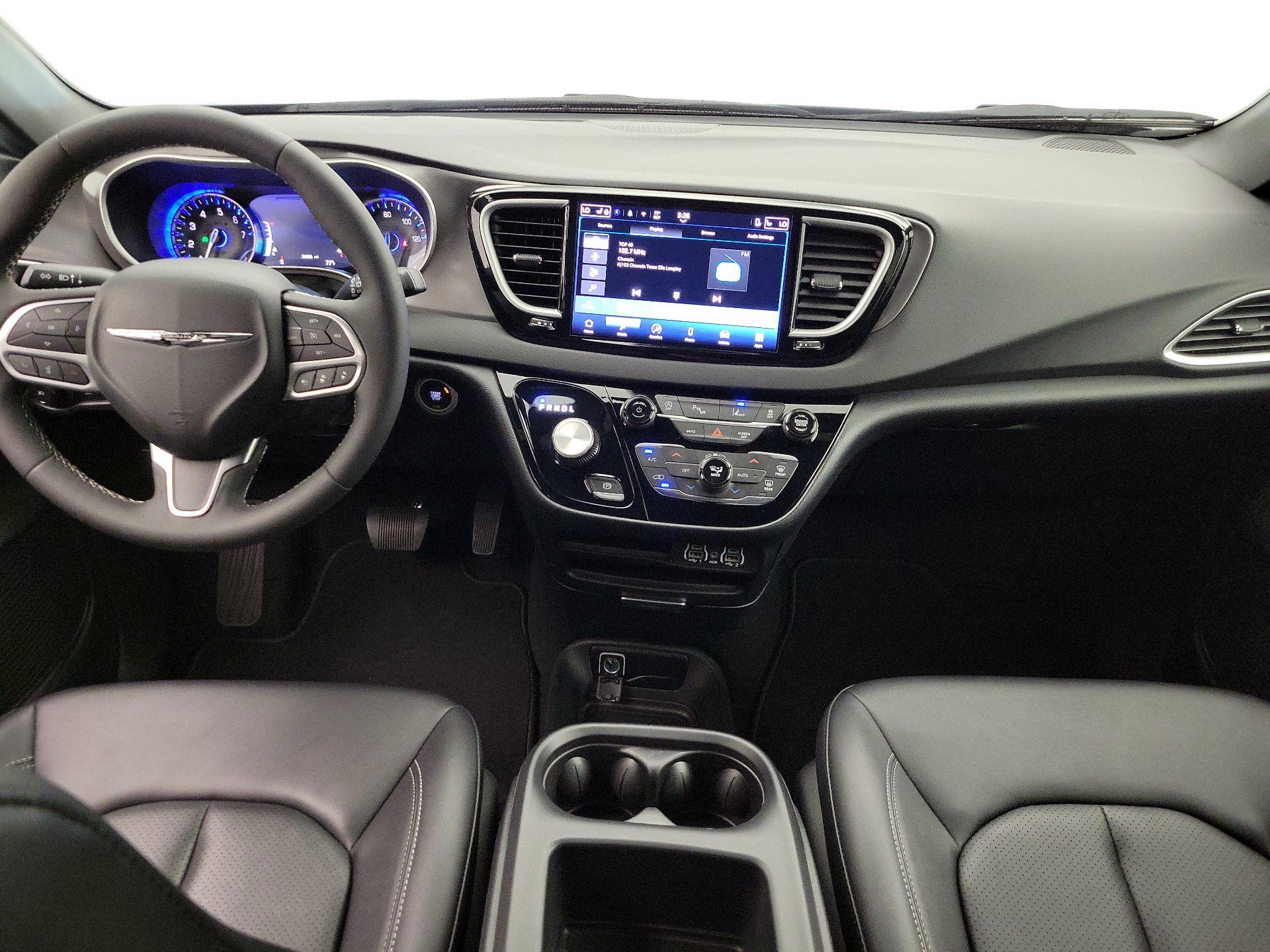 Thumbnail: 2025 Chrysler Pacifica - 9