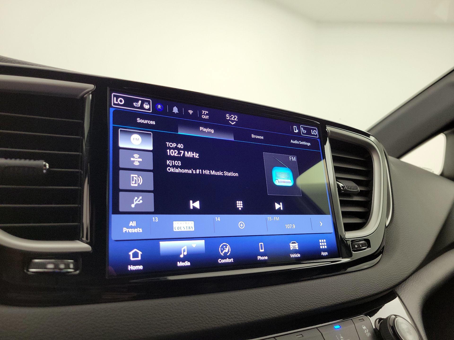 Thumbnail: 2025 Chrysler Pacifica - 15