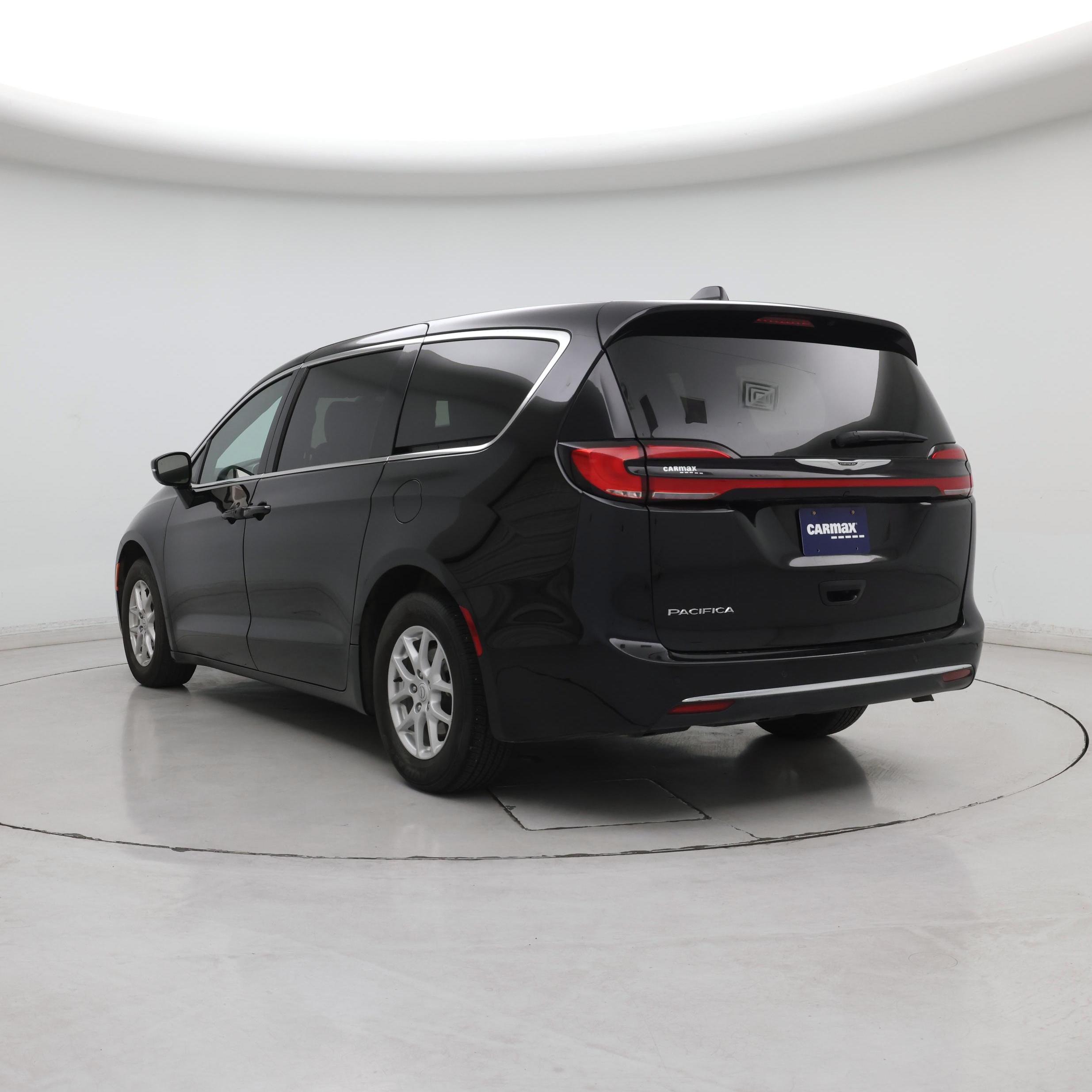Thumbnail: 2025 Chrysler Pacifica - 2