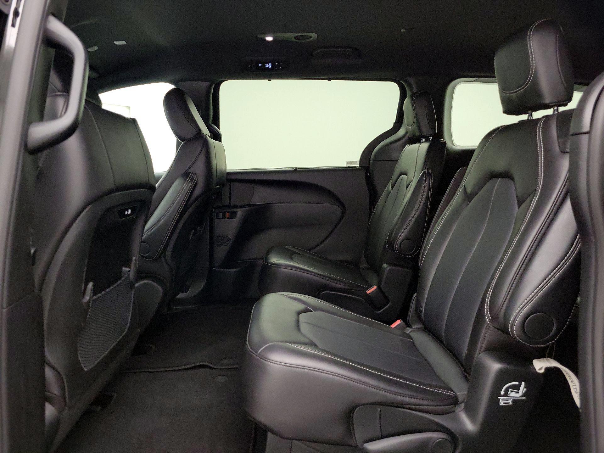 Thumbnail: 2025 Chrysler Pacifica - 19