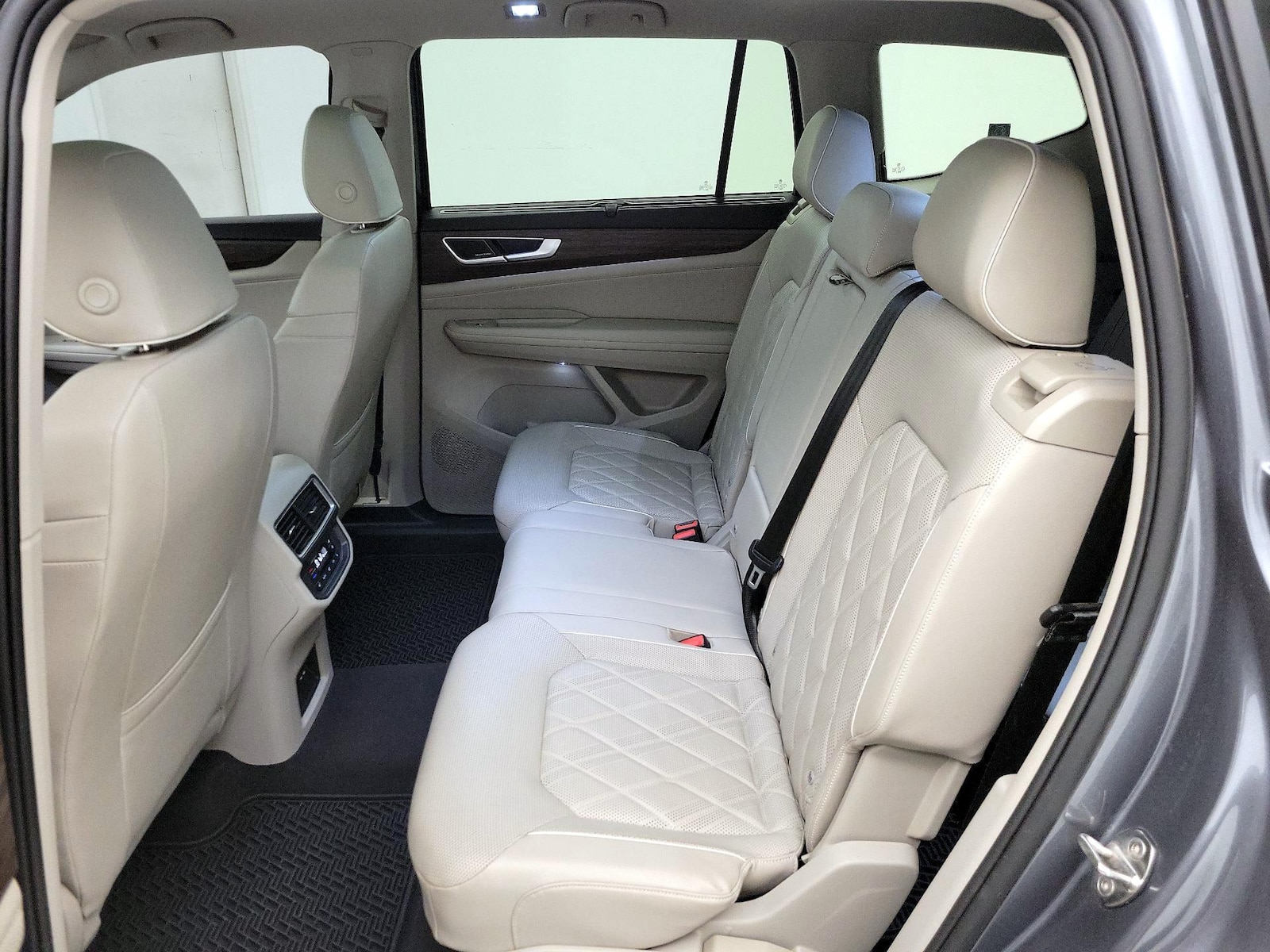 2024 Volkswagen Atlas SEL Premium R-Line - Photo 22