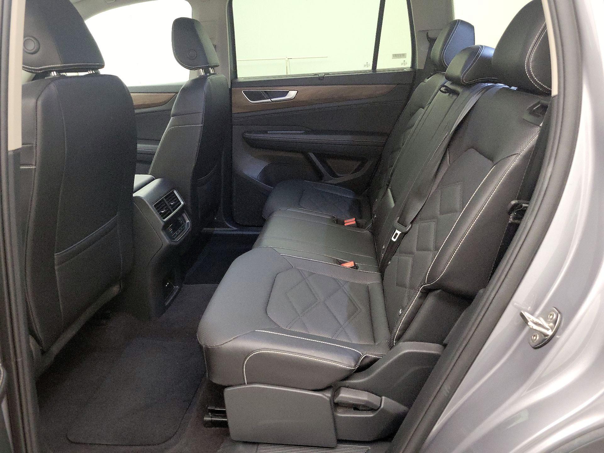 Thumbnail: 2025 Volkswagen Atlas - 19