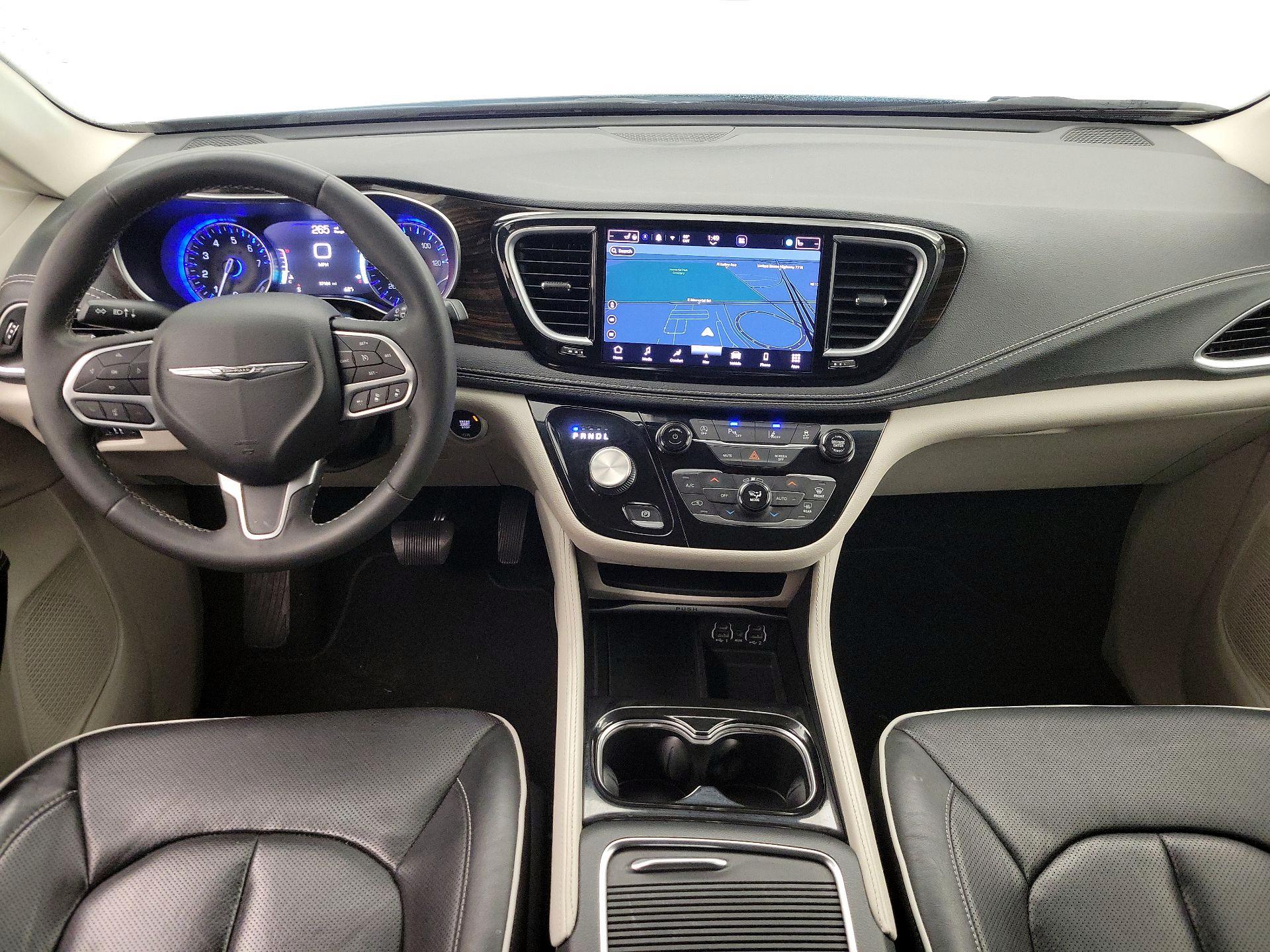 Thumbnail: 2023 Chrysler Pacifica - 9