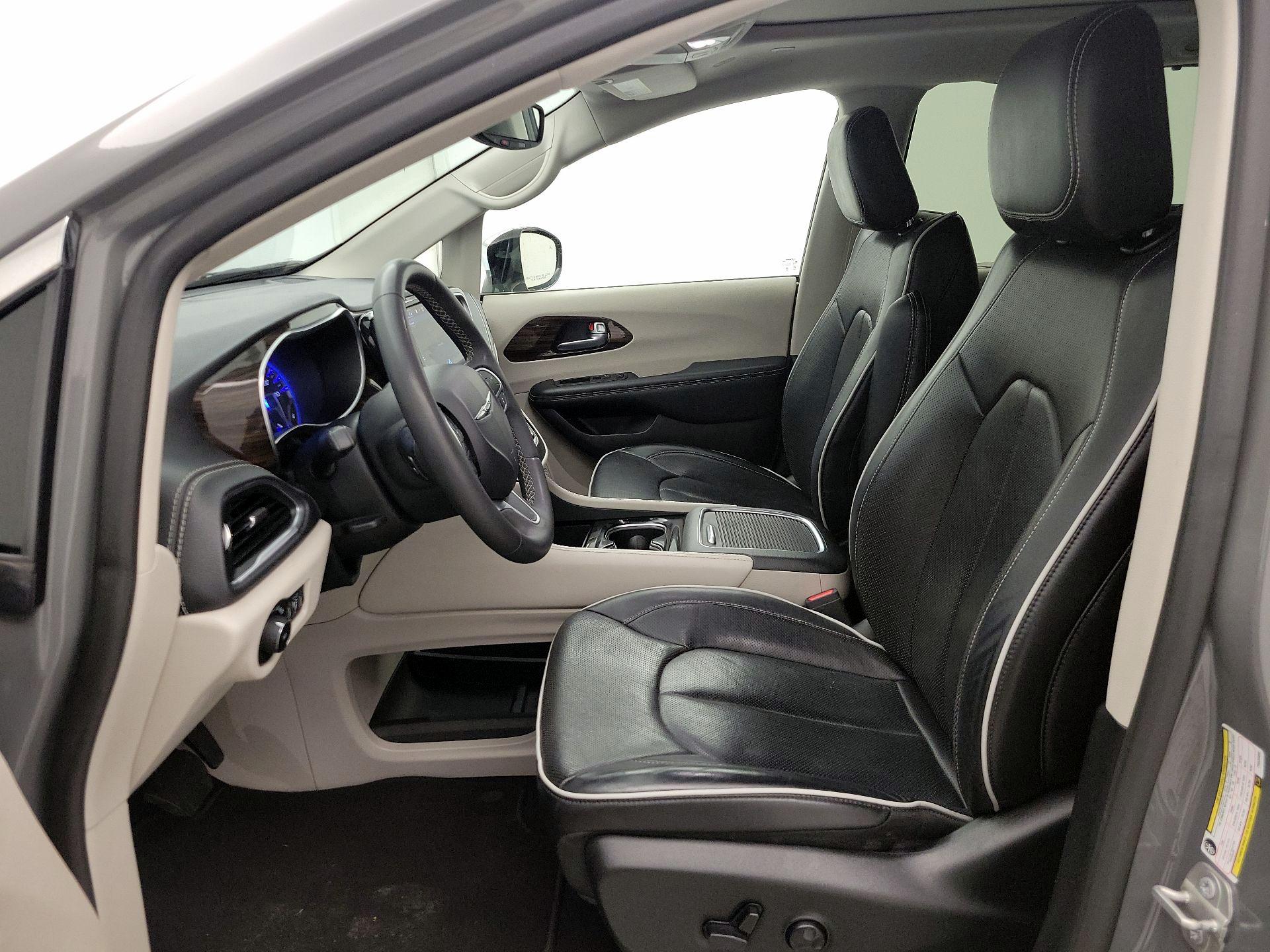 Thumbnail: 2023 Chrysler Pacifica - 11