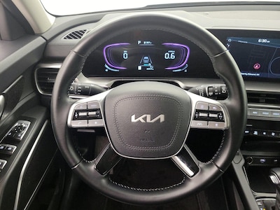 Steering Wheel & Instrument Cluster (On)