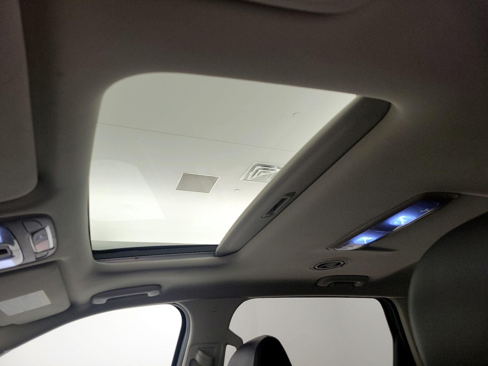2025 Kia Telluride S - Photo 21