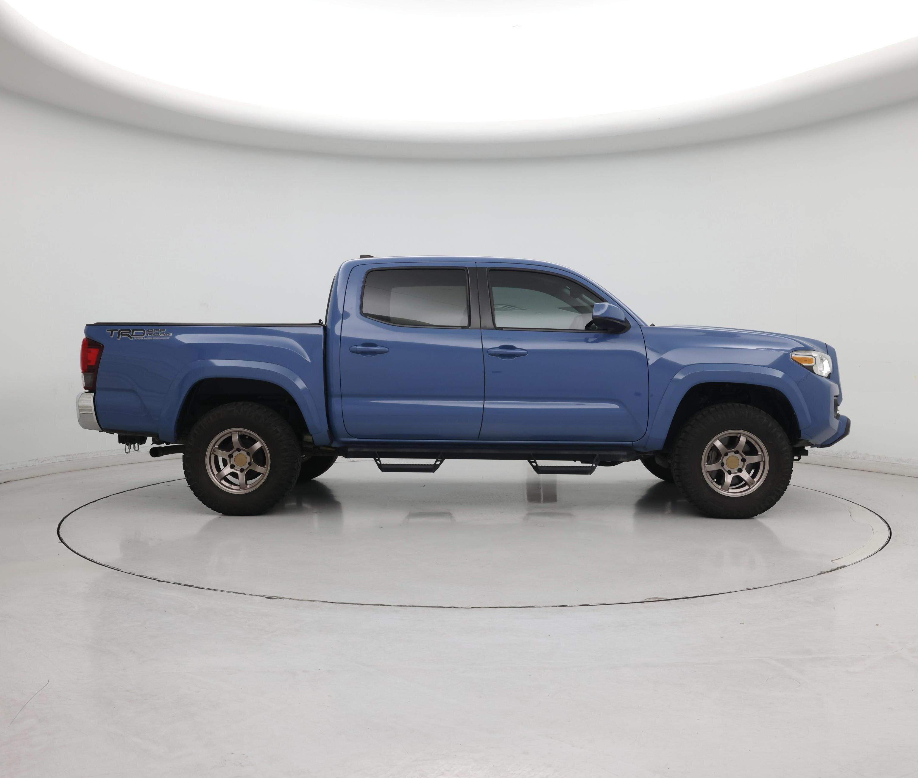 Thumbnail: 2019 Toyota Tacoma - 7
