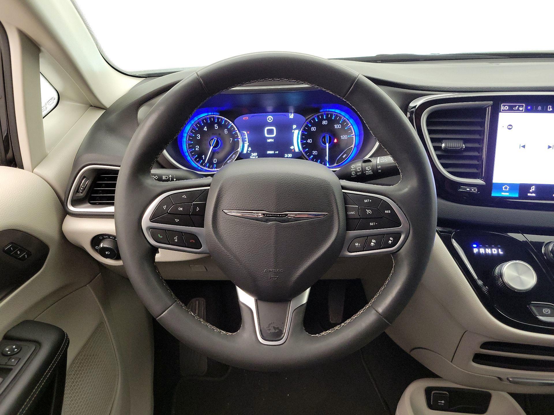 Thumbnail: 2024 Chrysler Pacifica - 10