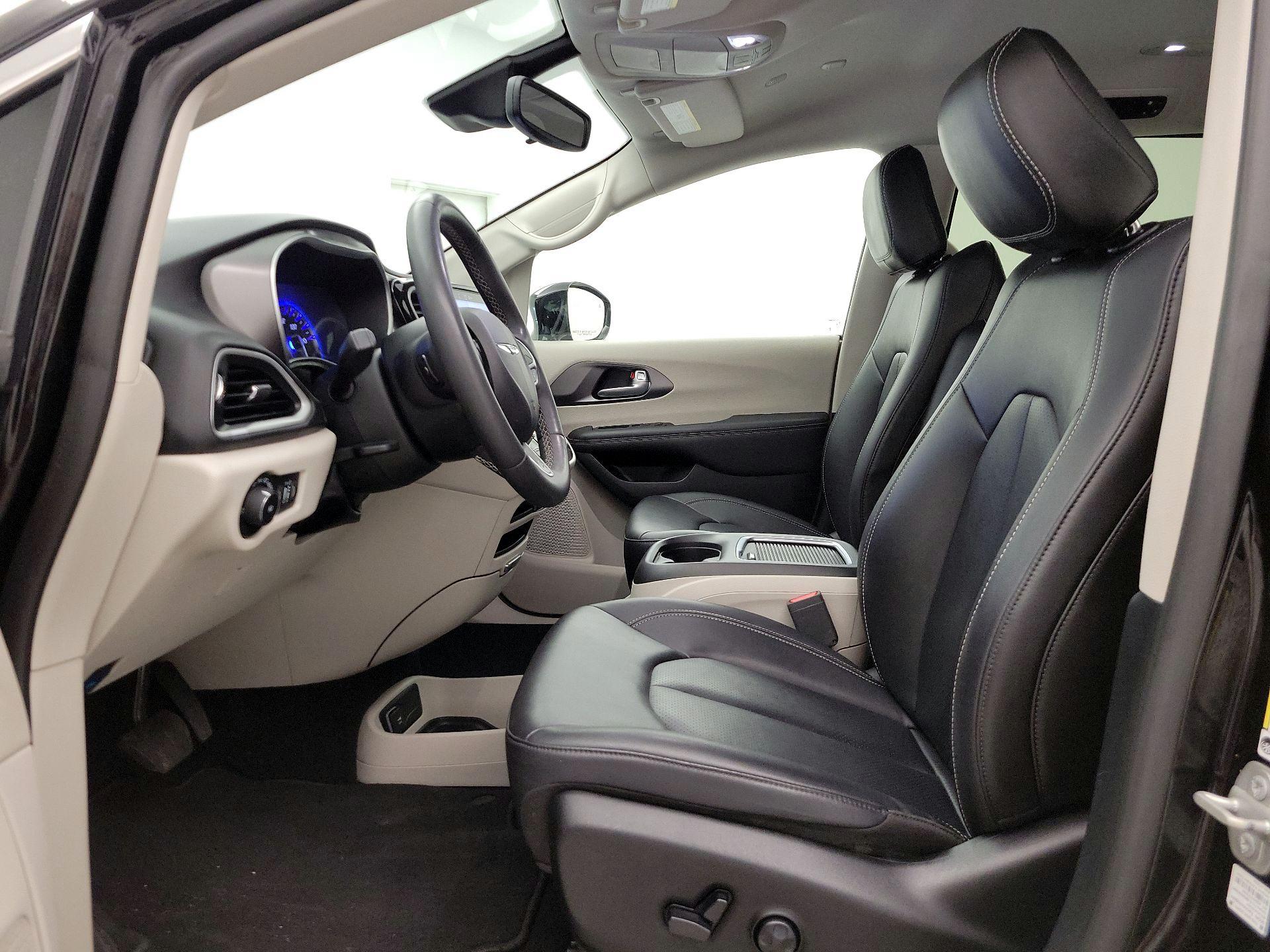 Thumbnail: 2024 Chrysler Pacifica - 11