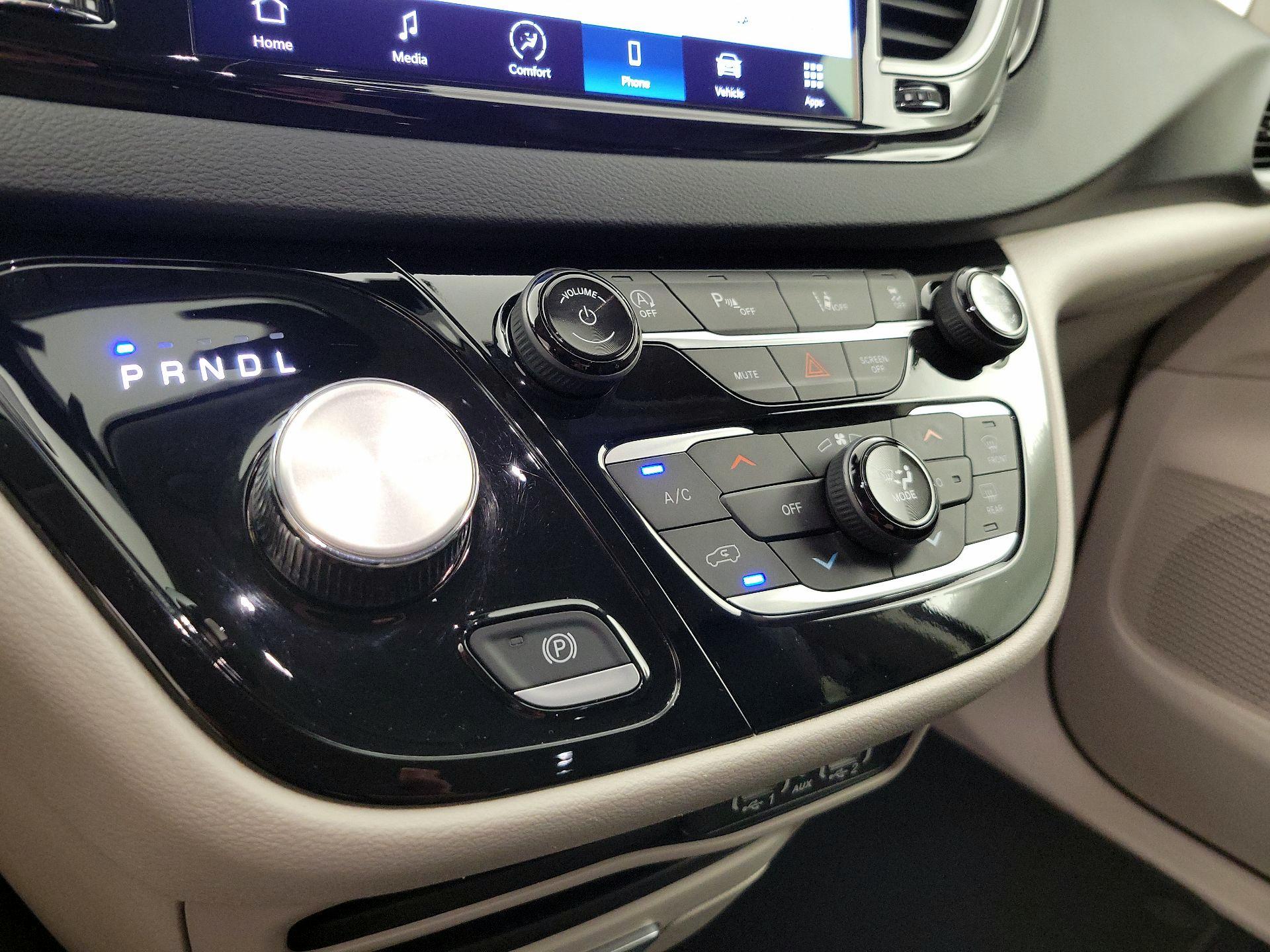 Thumbnail: 2024 Chrysler Pacifica - 16