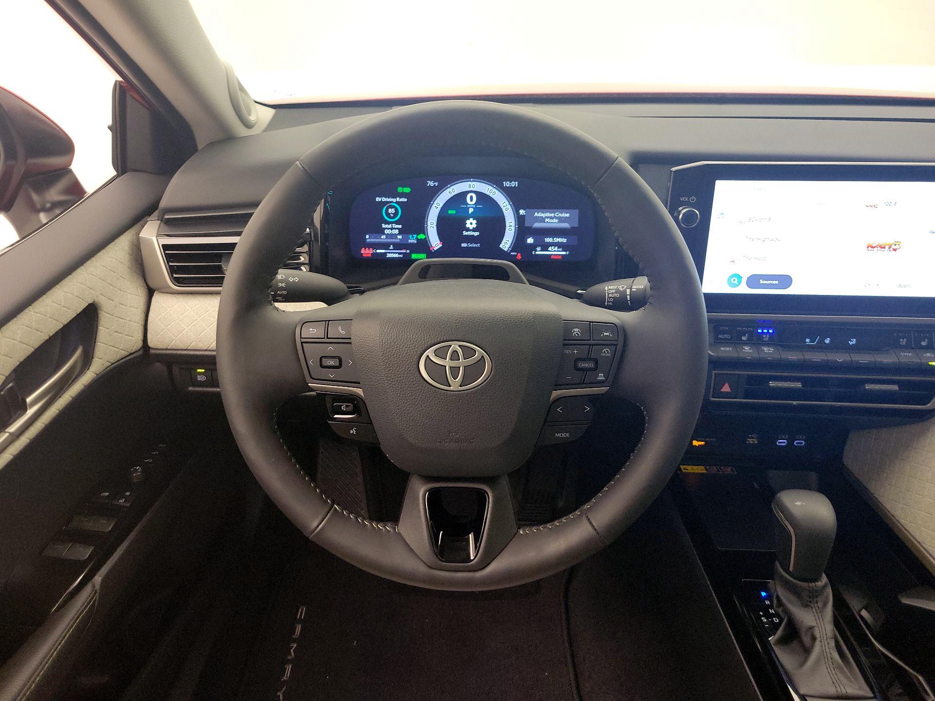 Thumbnail: 2025 Toyota Camry - 10