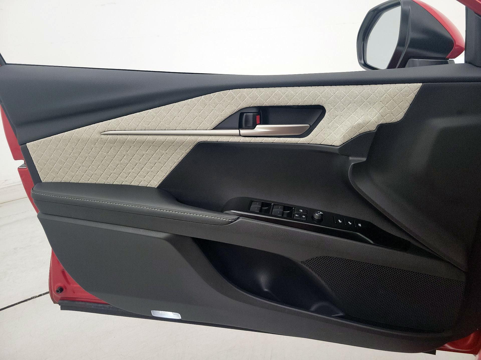 Thumbnail: 2025 Toyota Camry - 12