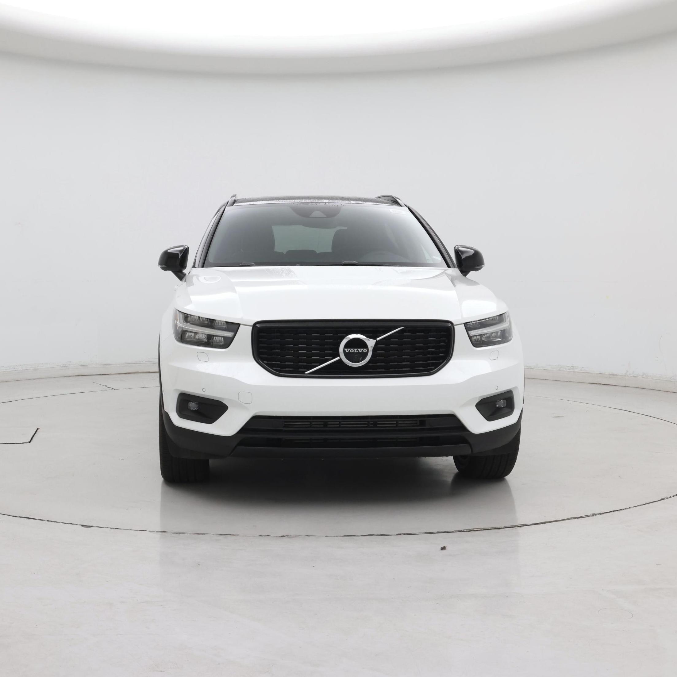 Thumbnail: 2022 Volvo XC40 - 5