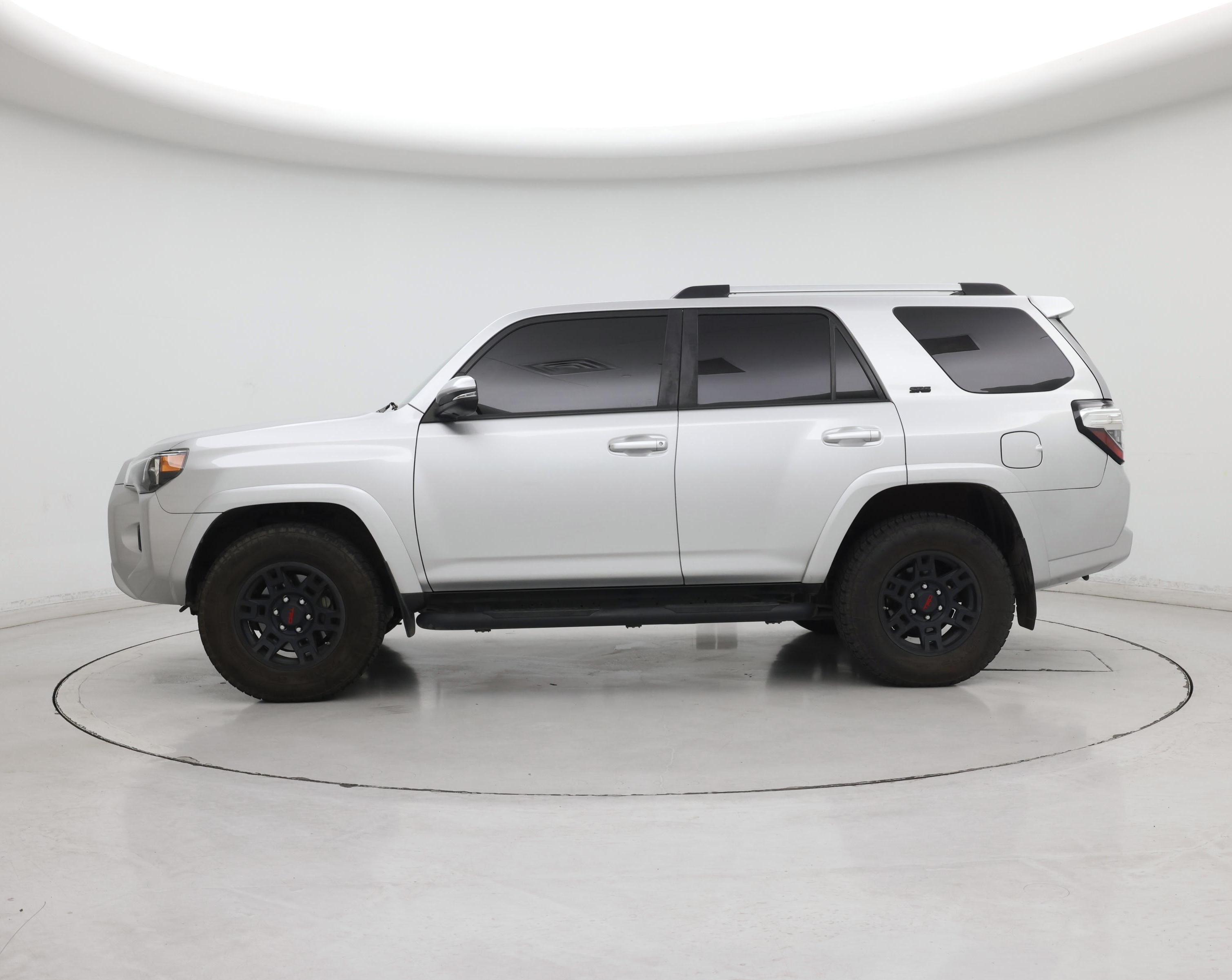 Thumbnail: 2020 Toyota 4Runner - 3