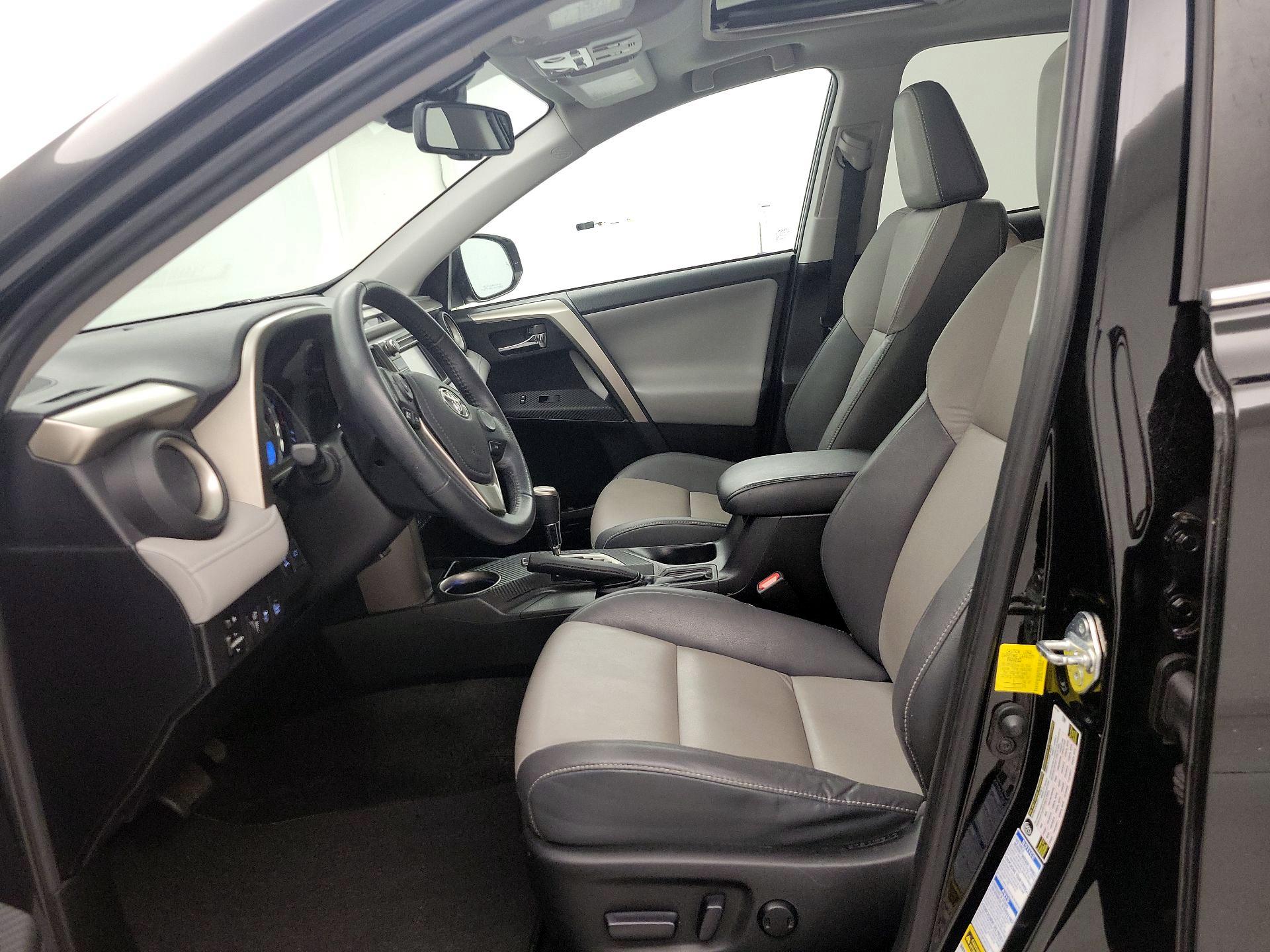 Thumbnail: 2015 Toyota RAV4 - 11