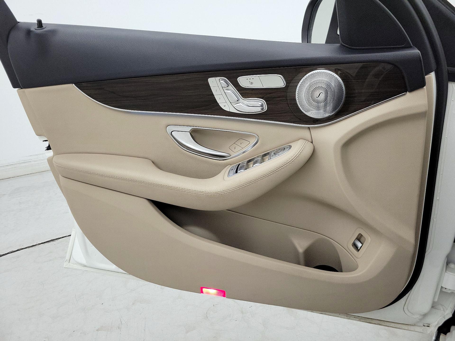 Thumbnail: 2017 Mercedes-Benz C-Class - 12