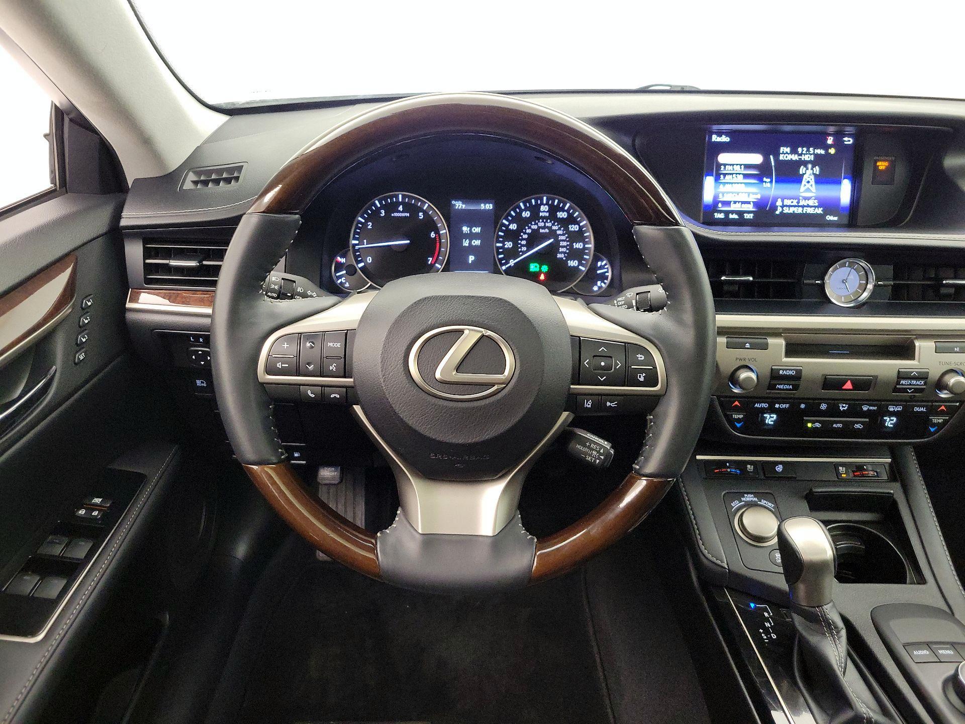 Thumbnail: 2018 Lexus ES - 10