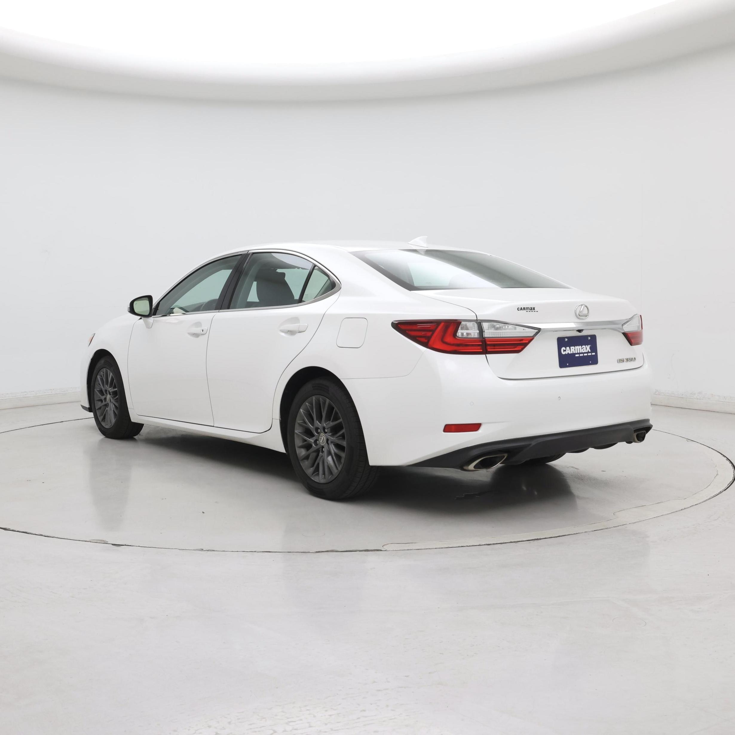 Thumbnail: 2018 Lexus ES - 2