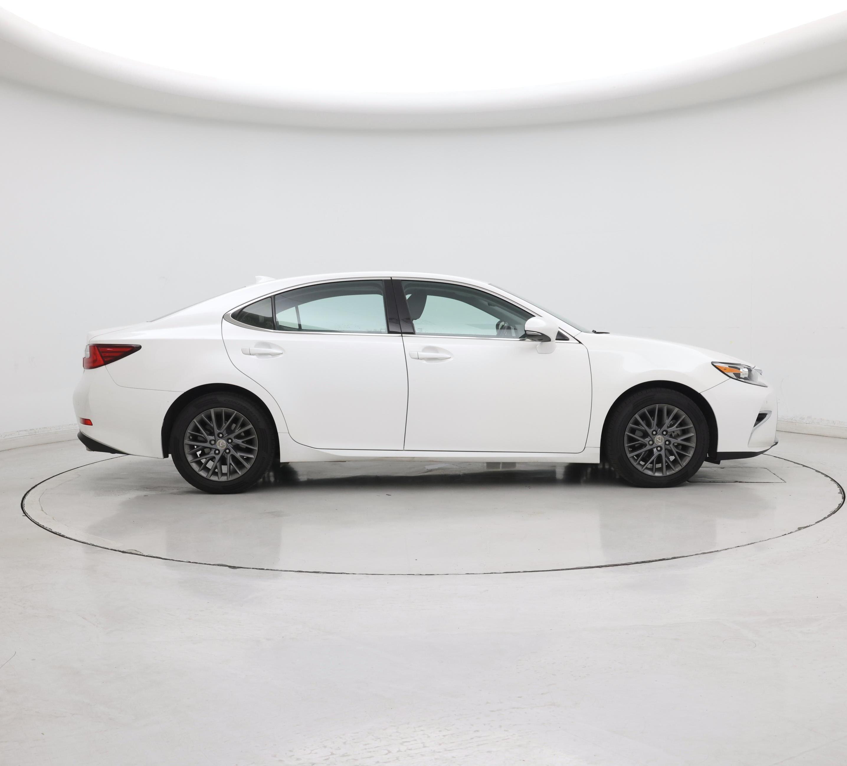 Thumbnail: 2018 Lexus ES - 7