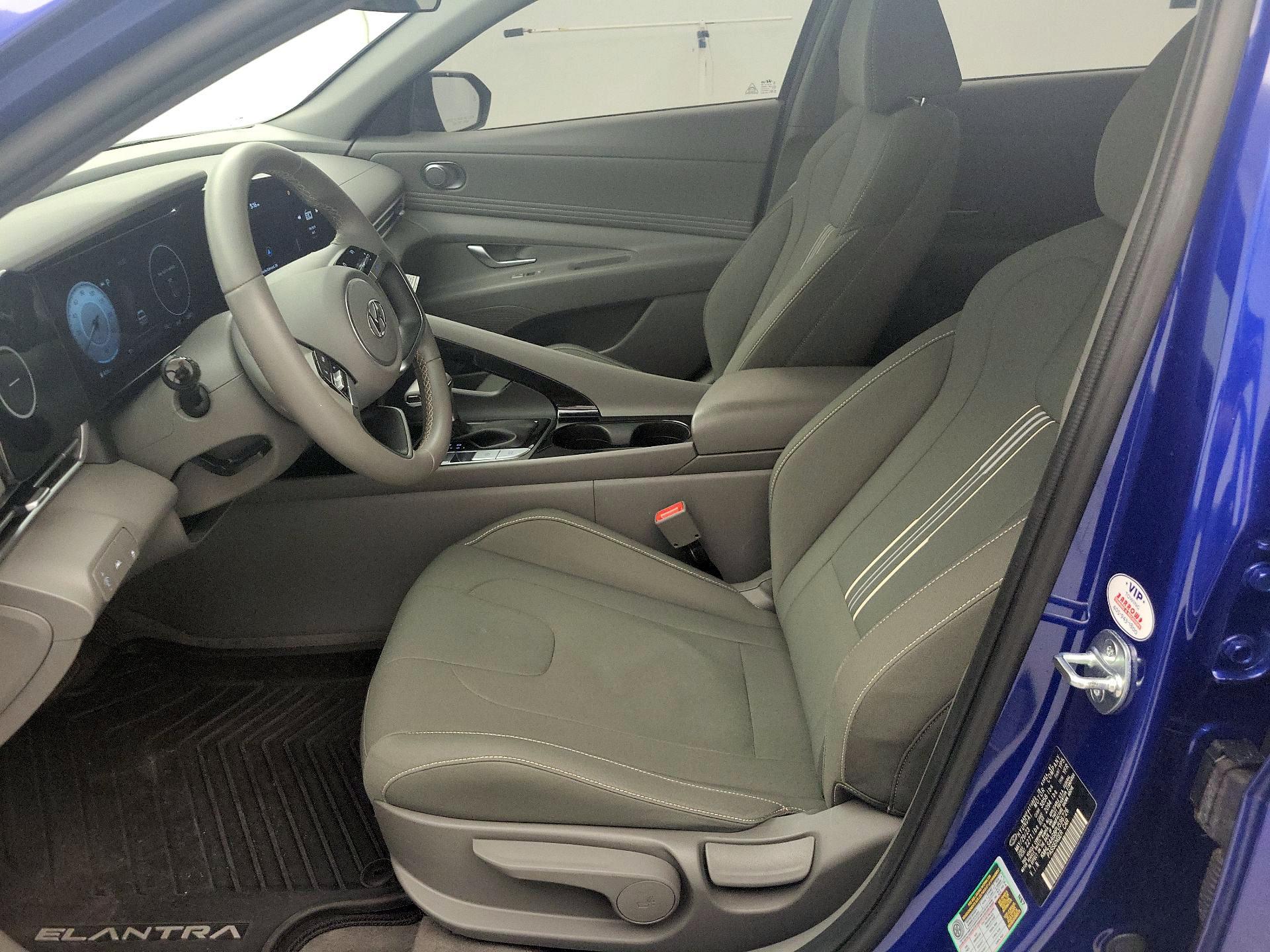 Thumbnail: 2023 Hyundai Elantra - 11