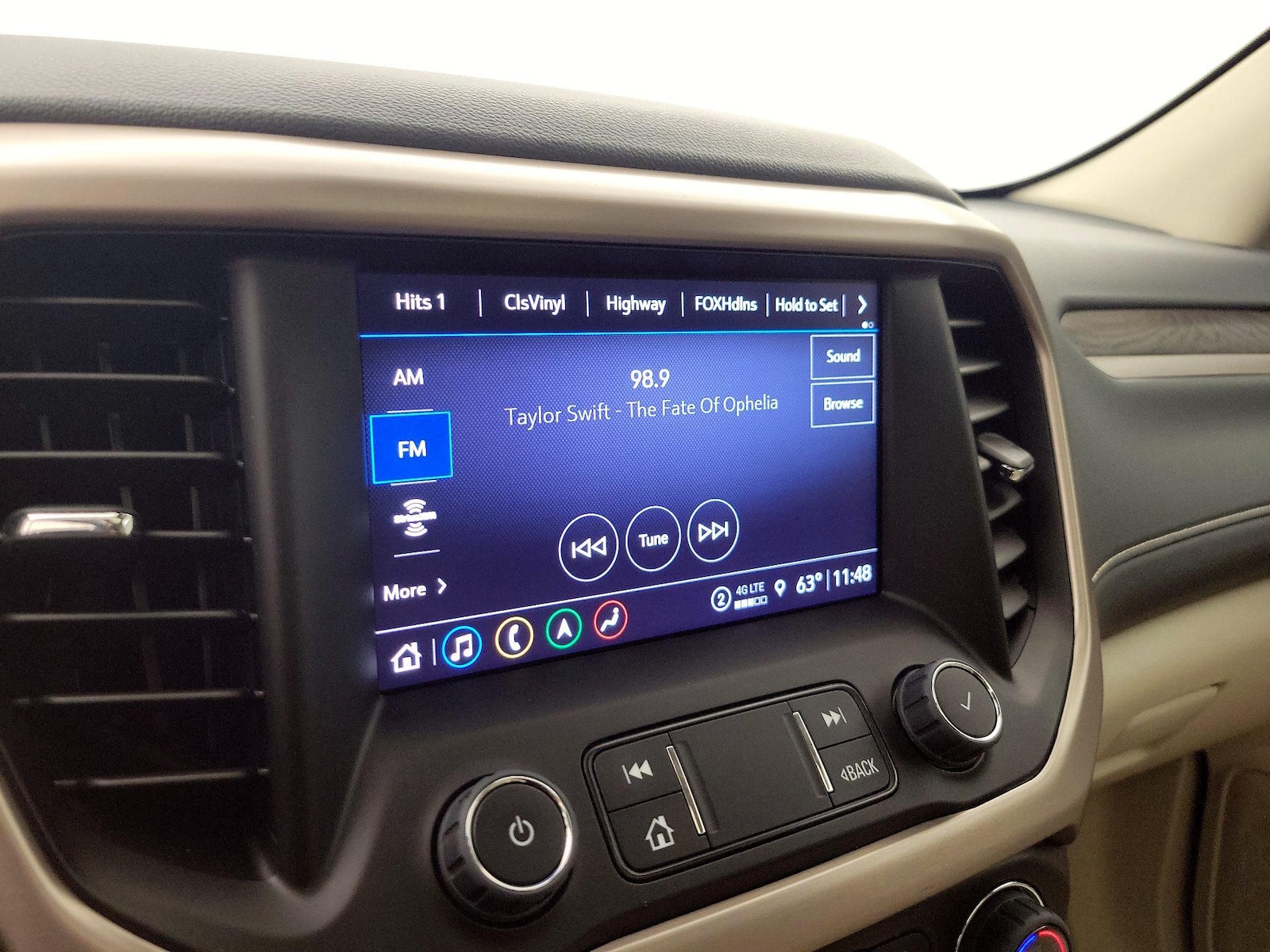2023 GMC Acadia Denali - Photo 16