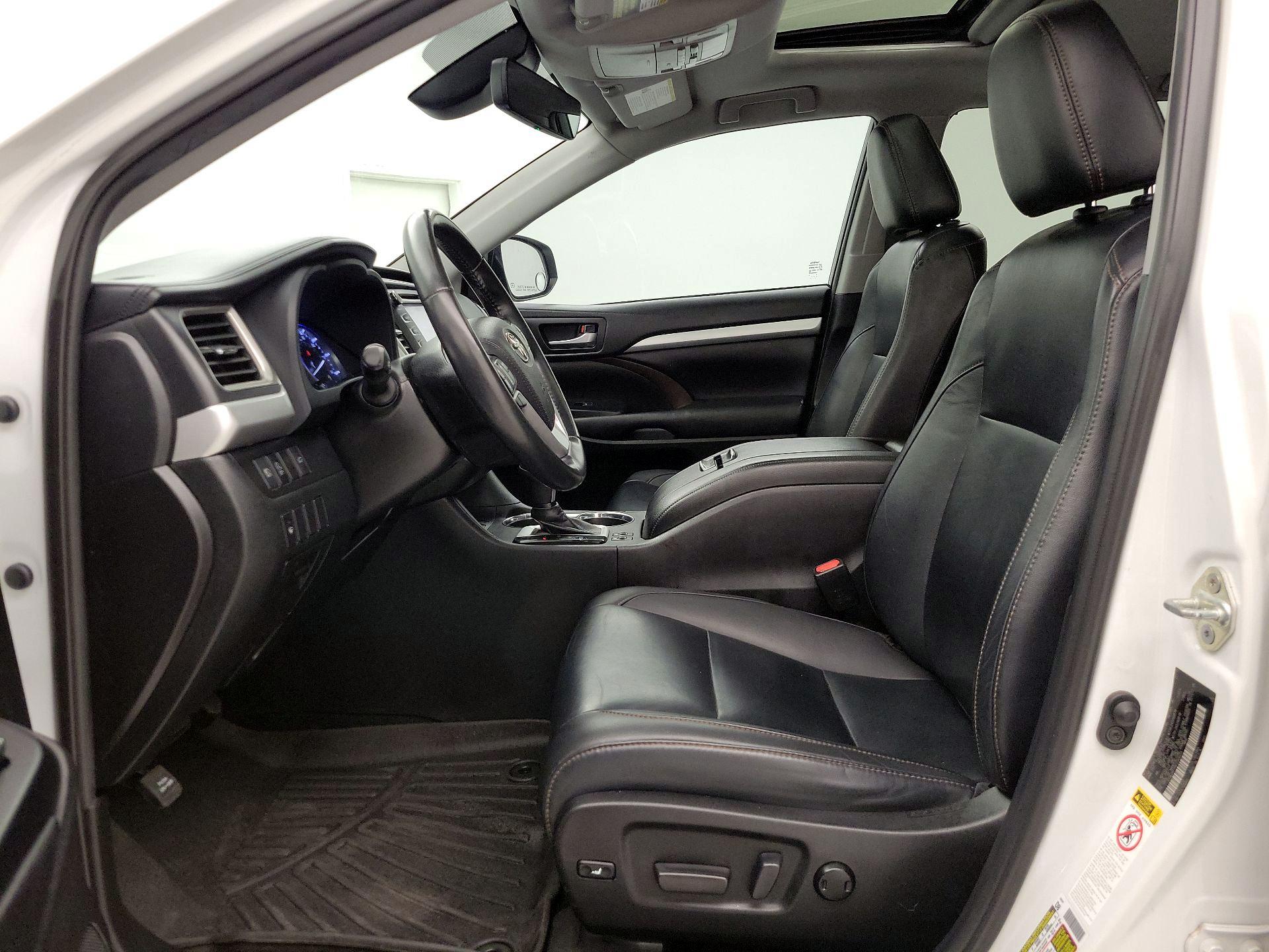 Thumbnail: 2019 Toyota Highlander - 11