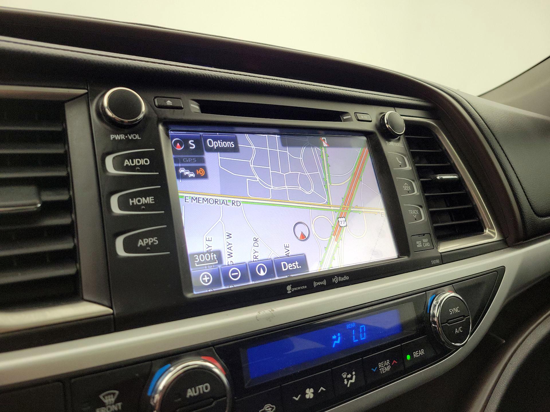 Thumbnail: 2019 Toyota Highlander - 14