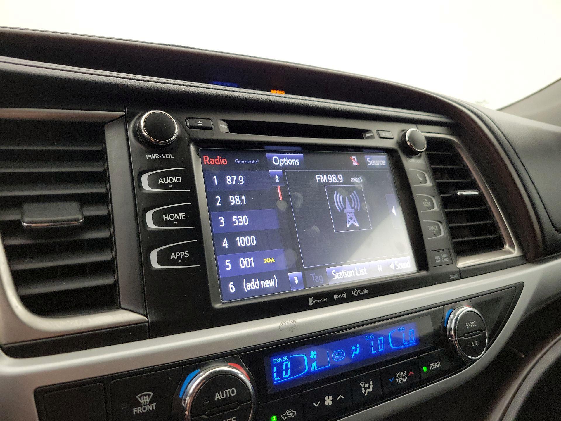 Thumbnail: 2019 Toyota Highlander - 16