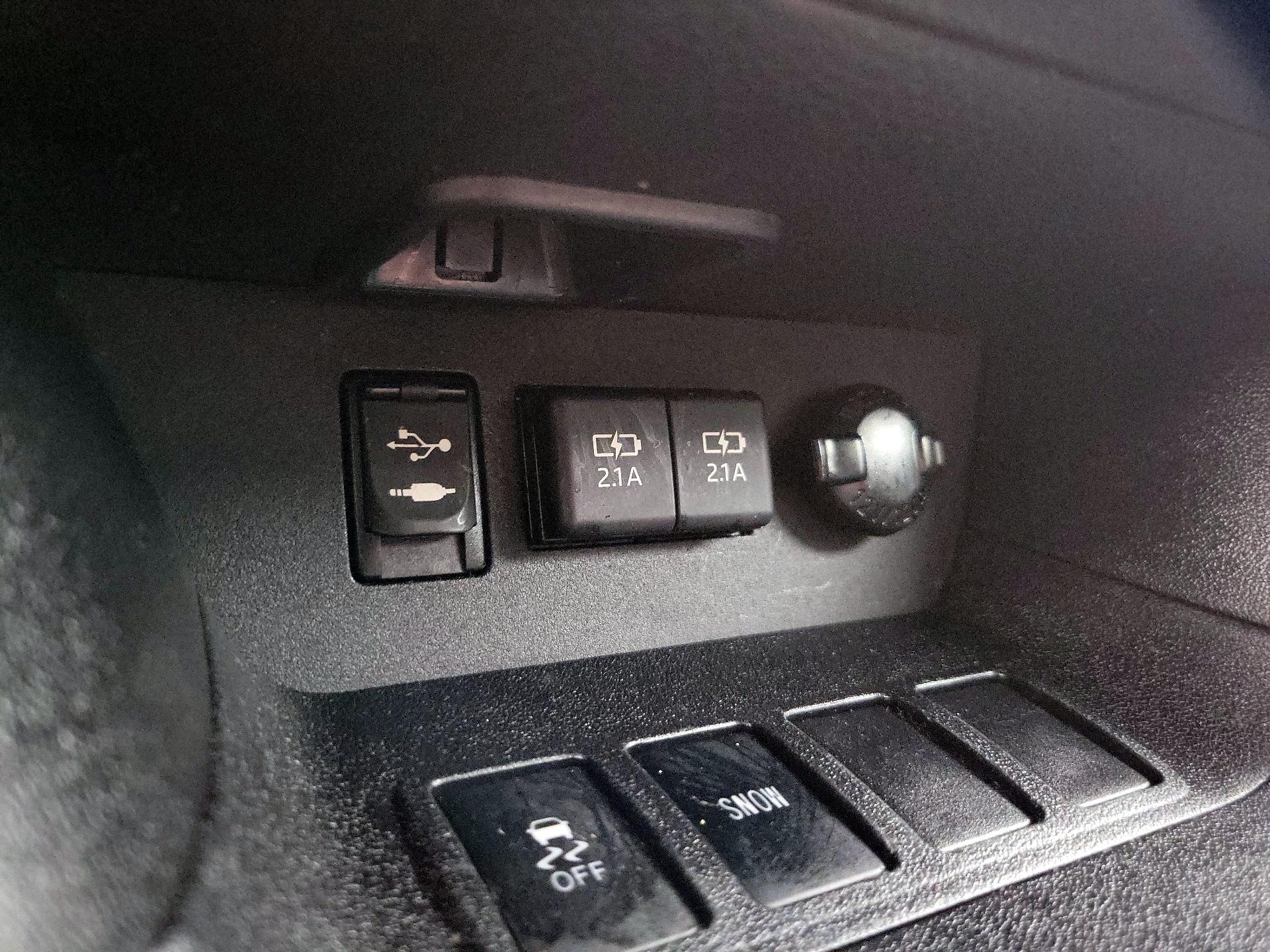 Thumbnail: 2019 Toyota Highlander - 19