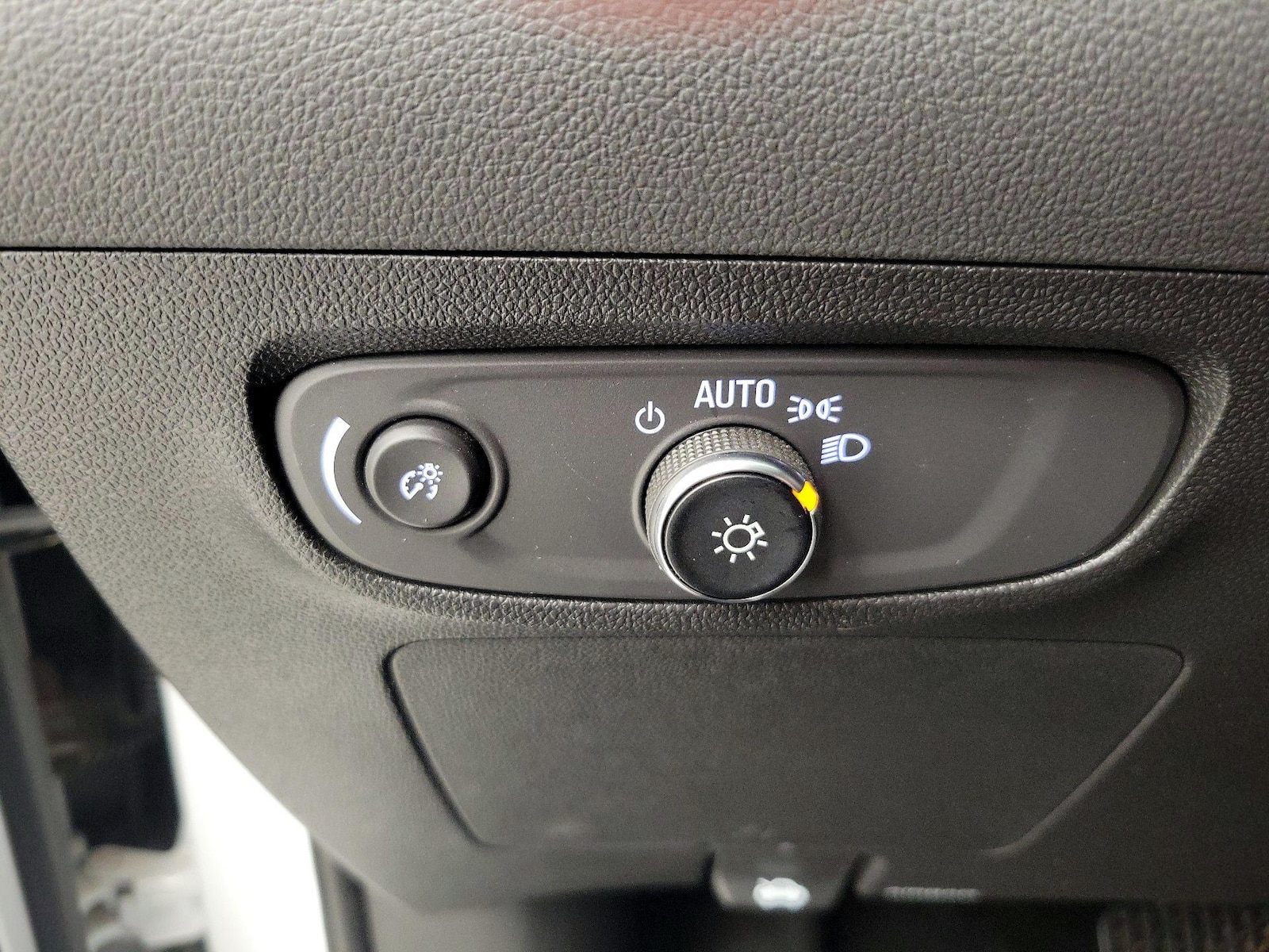 2025 Buick Encore GX Preferred - Photo 14