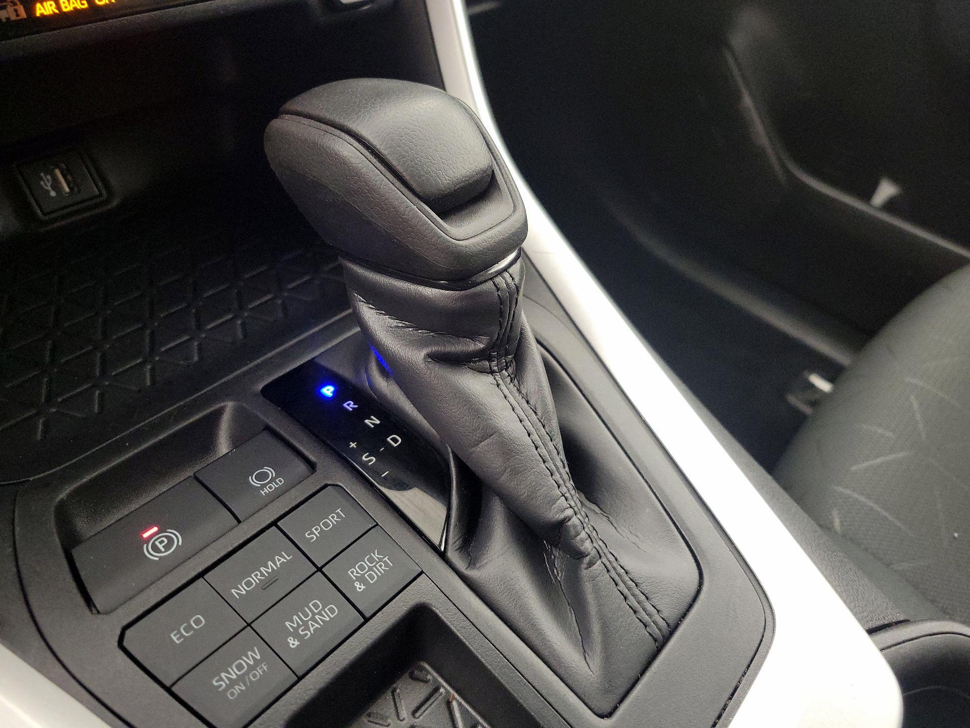 Thumbnail: 2024 Toyota RAV4 - 17