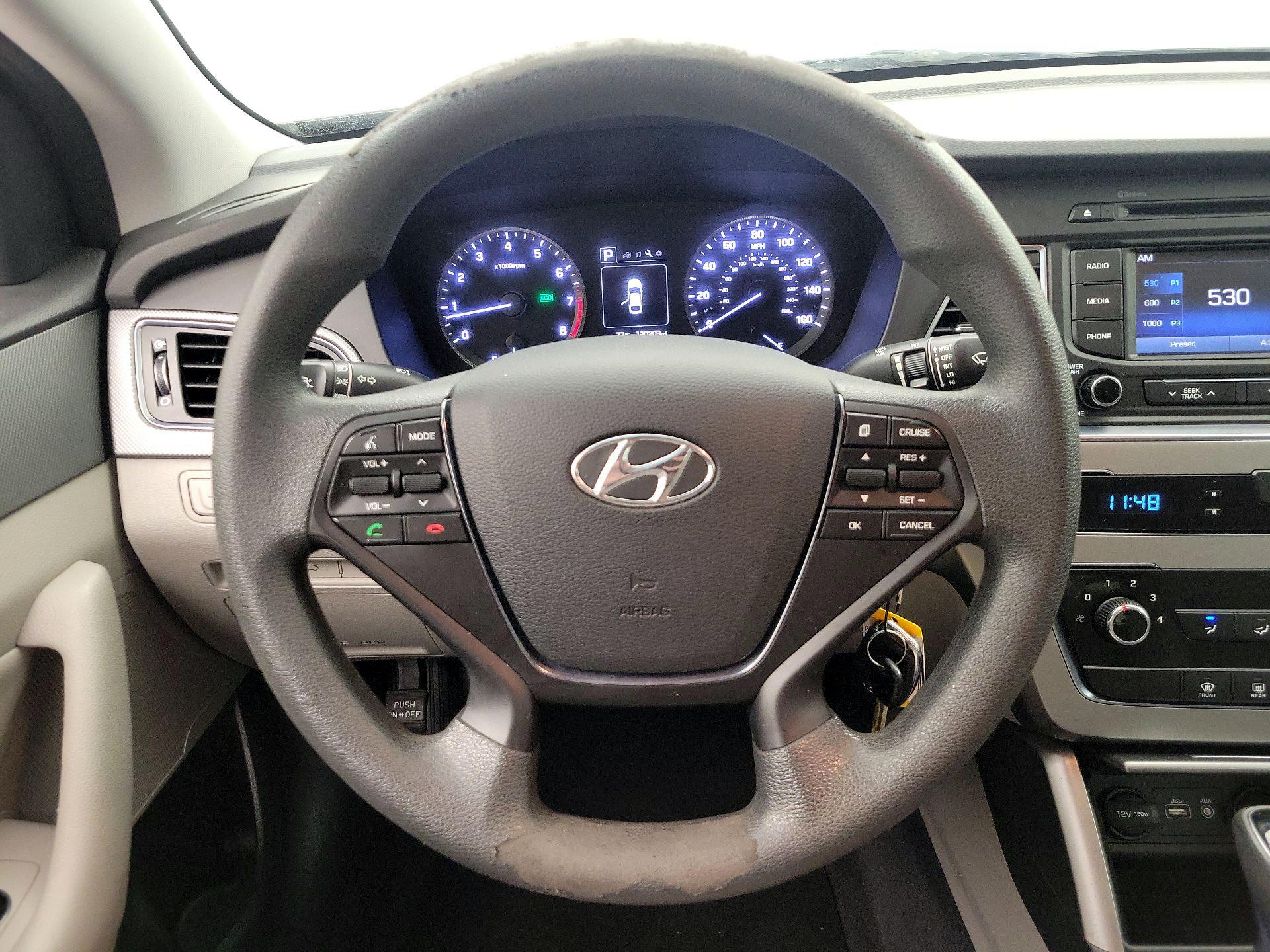 Thumbnail: 2015 Hyundai Sonata - 10