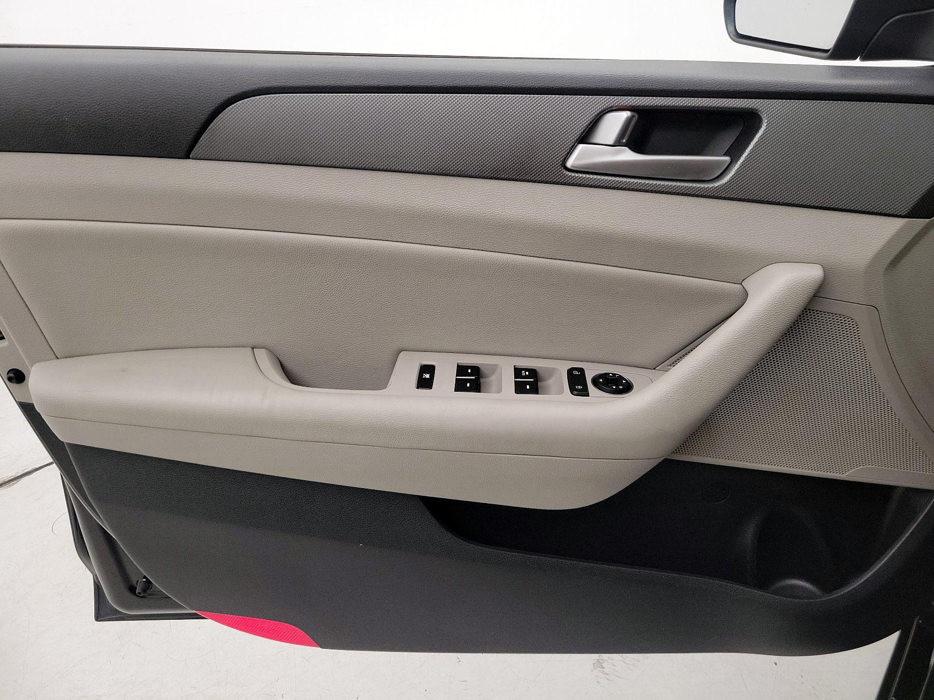 Thumbnail: 2015 Hyundai Sonata - 12