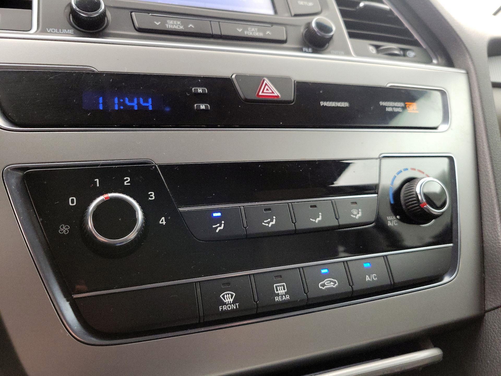 Thumbnail: 2015 Hyundai Sonata - 16