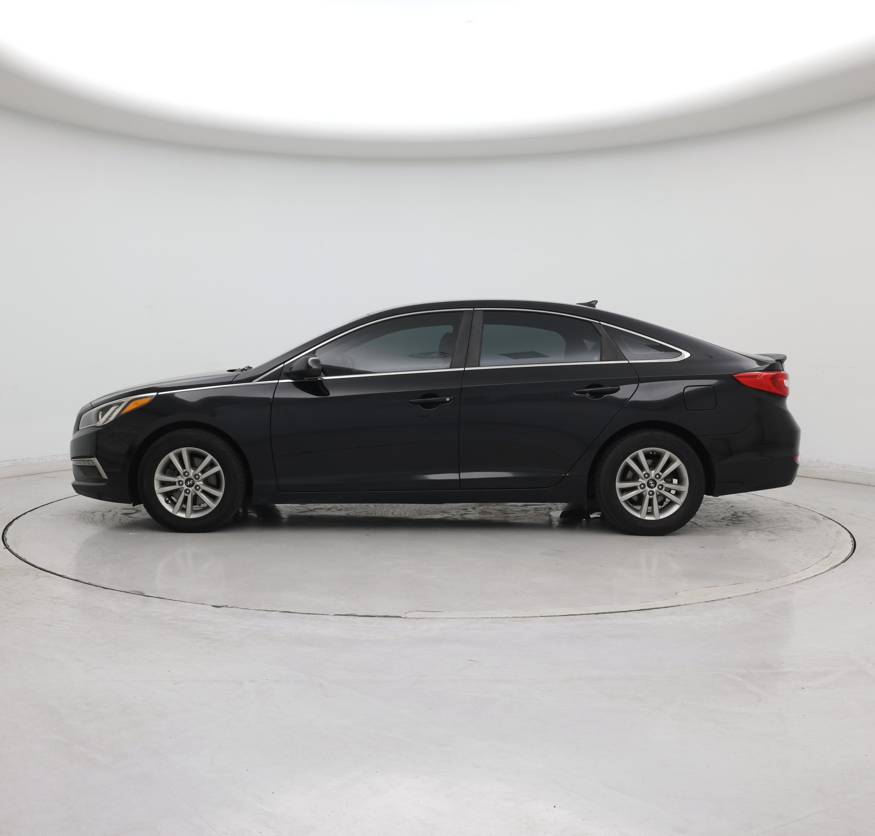 Thumbnail: 2015 Hyundai Sonata - 3