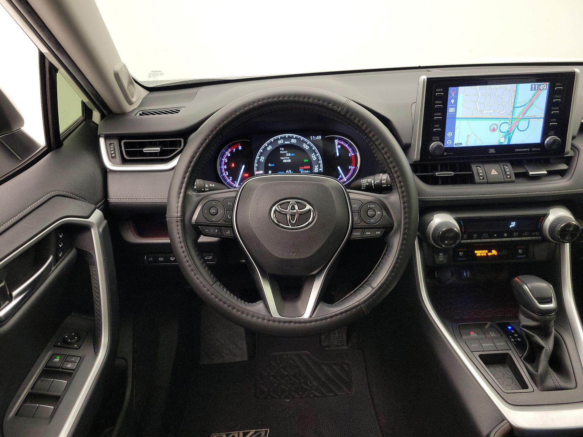 Thumbnail: 2019 Toyota RAV4 - 10