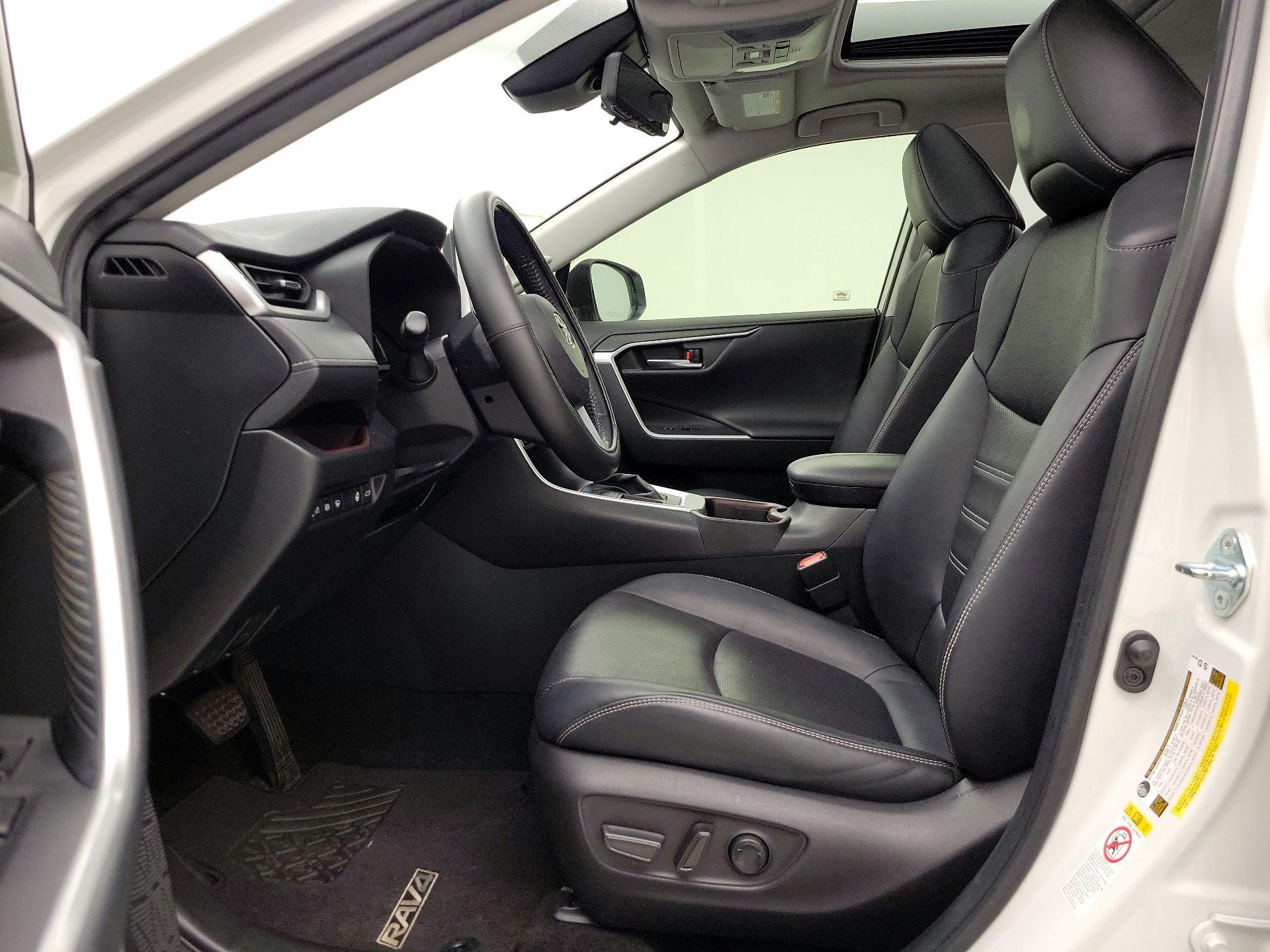 Thumbnail: 2019 Toyota RAV4 - 11